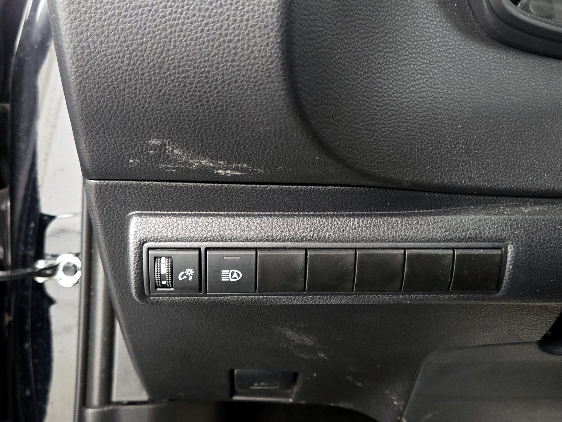 Thumbnail: 2025 Toyota Corolla - 13