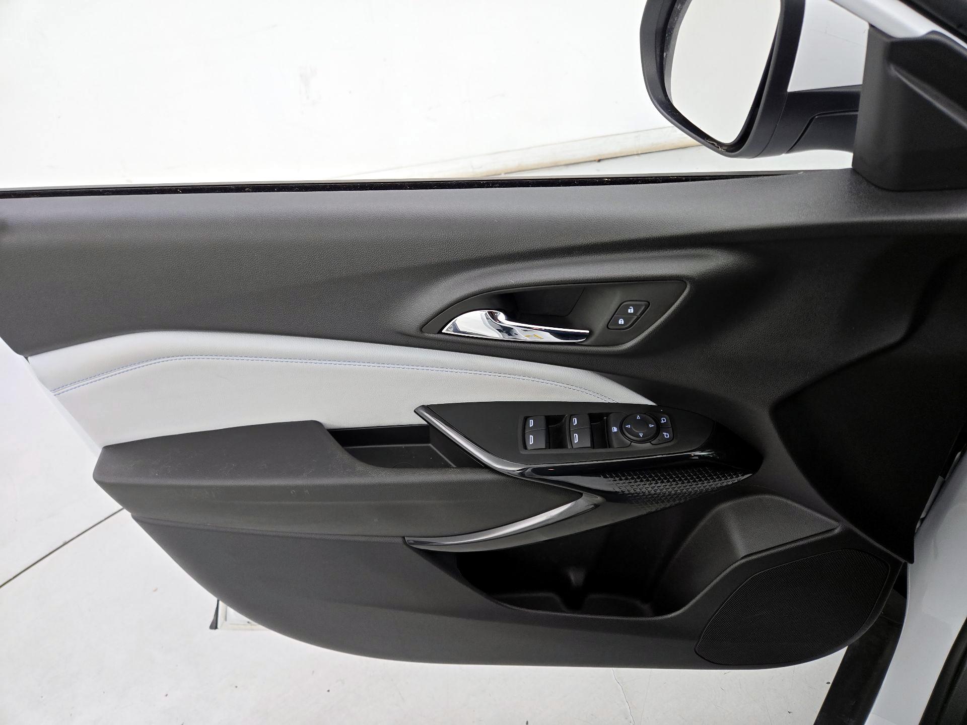 Thumbnail: 2025 Chevrolet Trax - 12