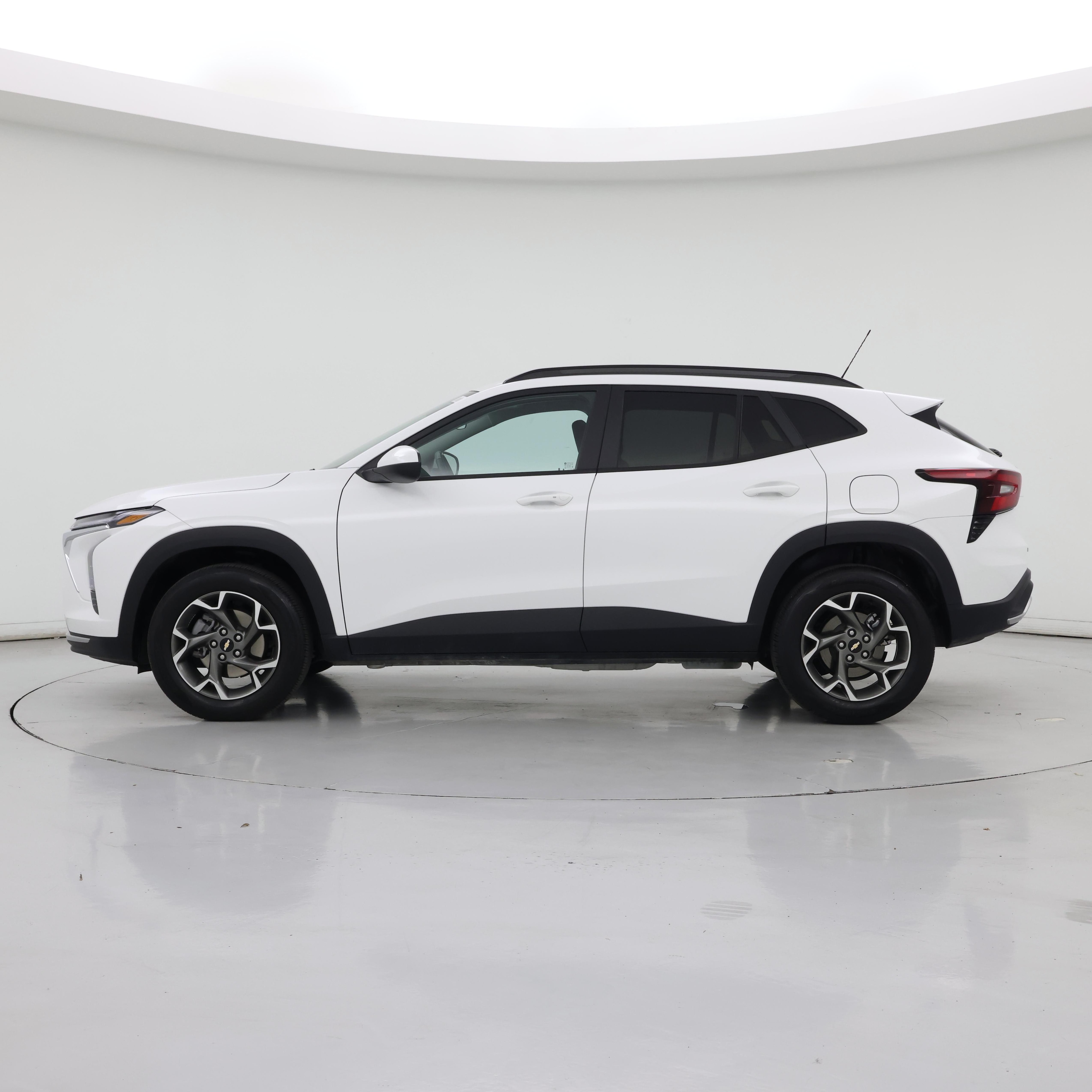 Thumbnail: 2025 Chevrolet Trax - 3