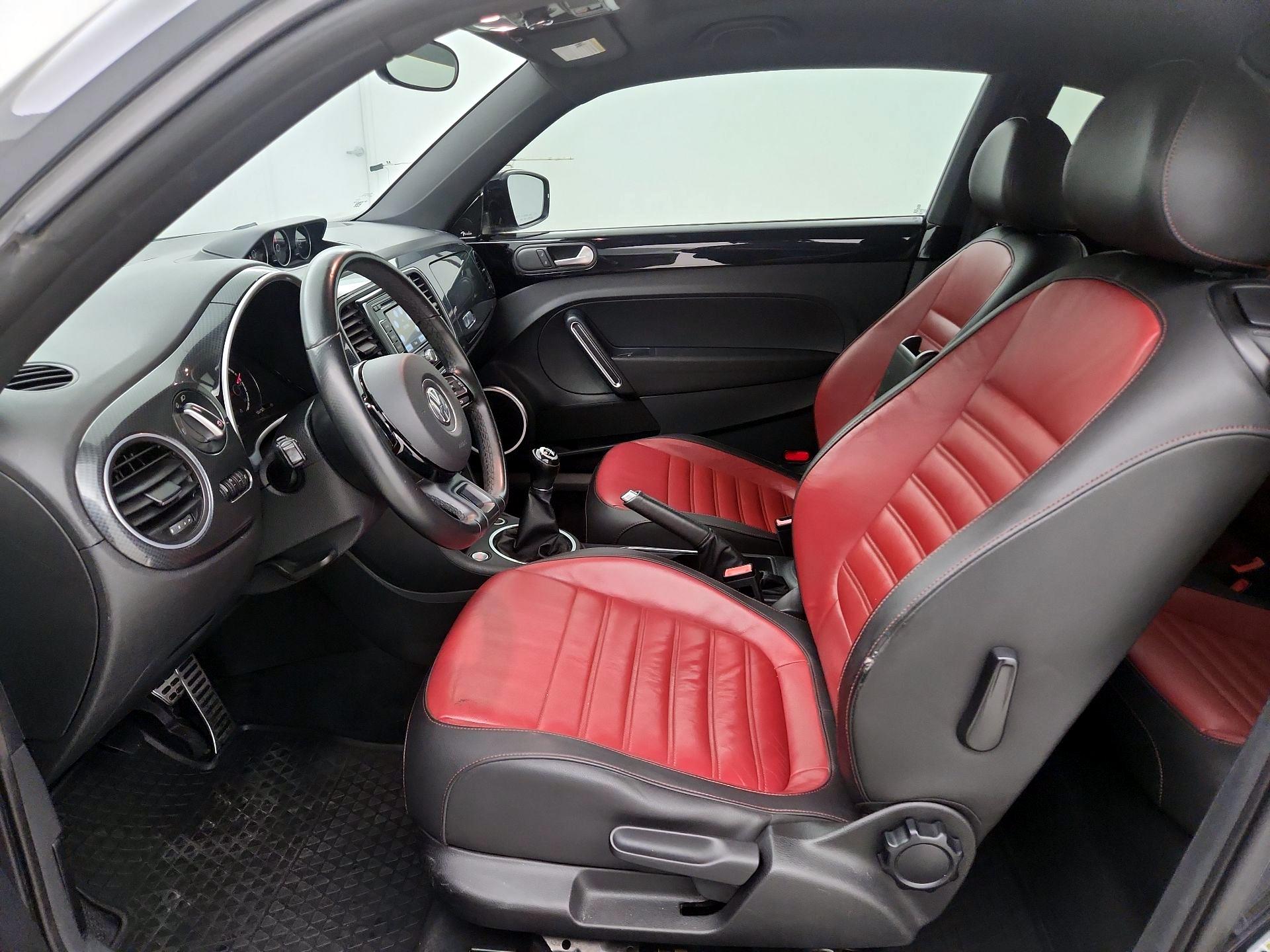 Thumbnail: 2014 Volkswagen Beetle - 9