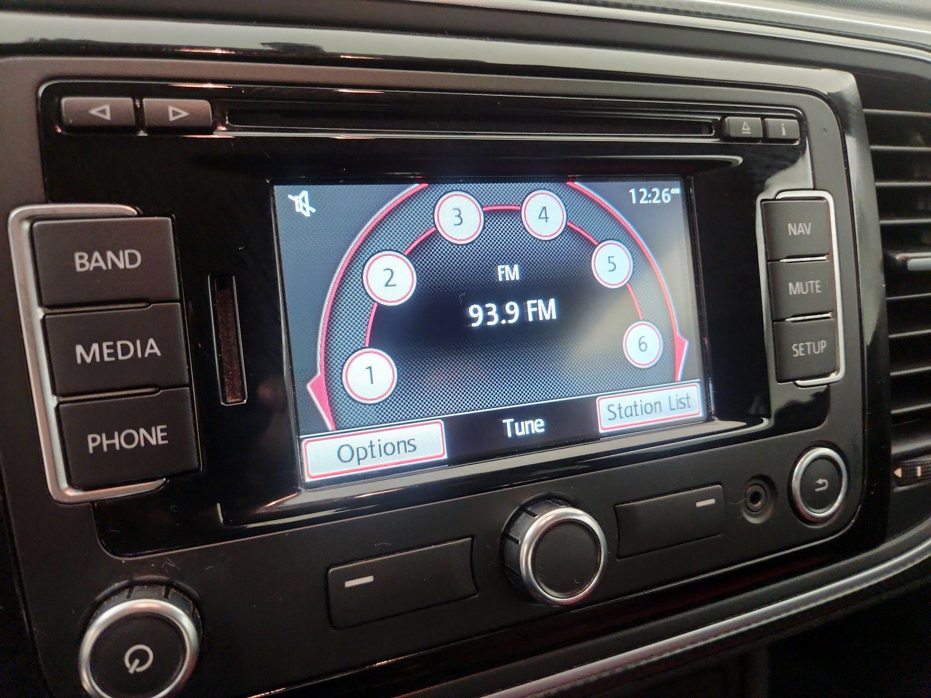 Thumbnail: 2014 Volkswagen Beetle - 12