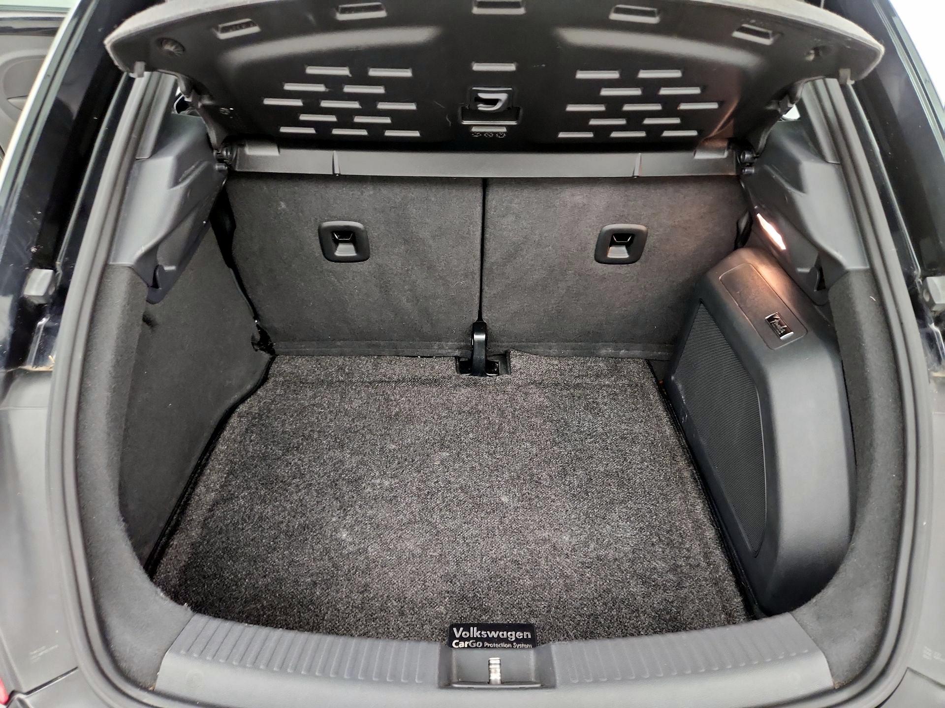 Thumbnail: 2014 Volkswagen Beetle - 17