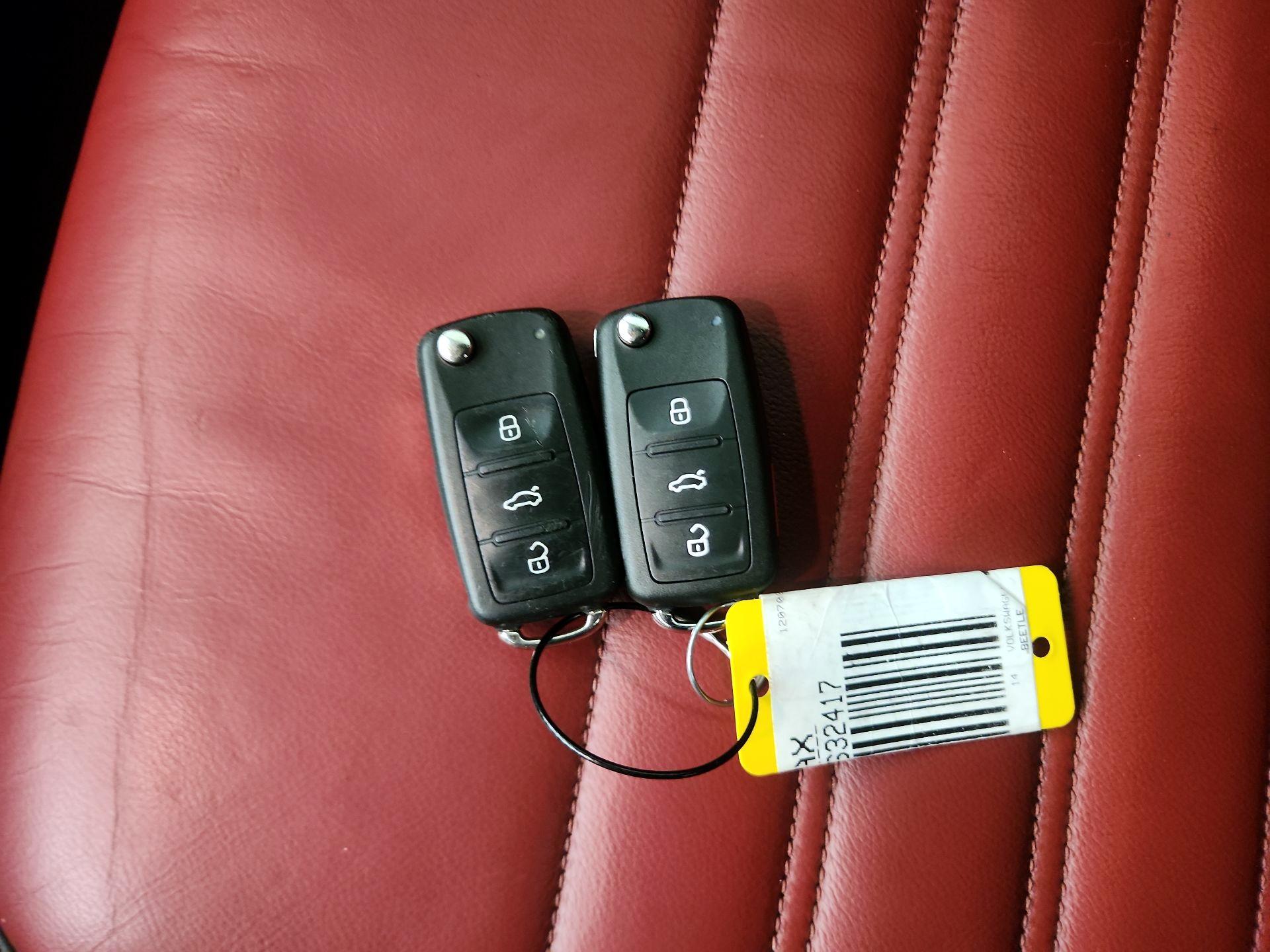 Thumbnail: 2014 Volkswagen Beetle - 19