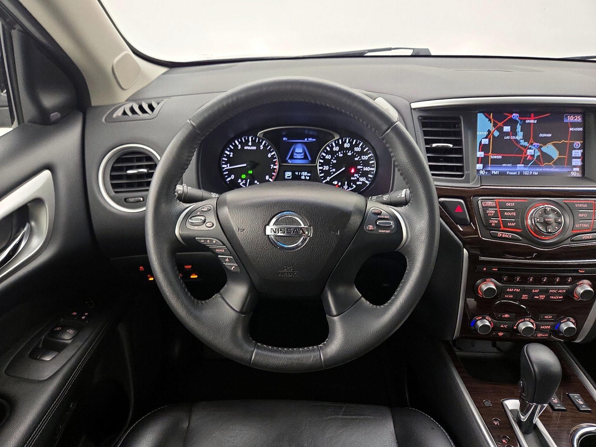 Thumbnail: 2015 Nissan Pathfinder - 10