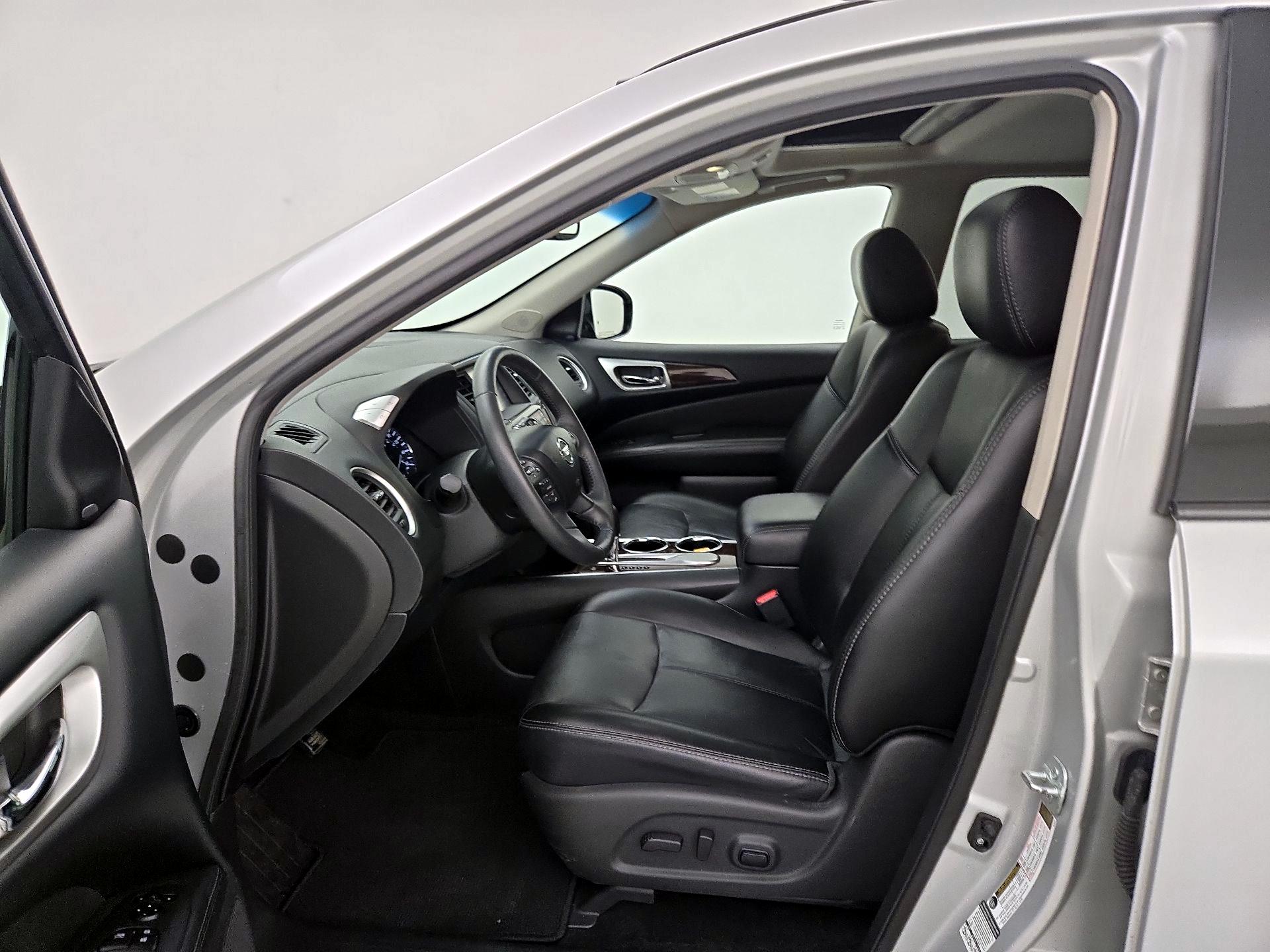 Thumbnail: 2015 Nissan Pathfinder - 11