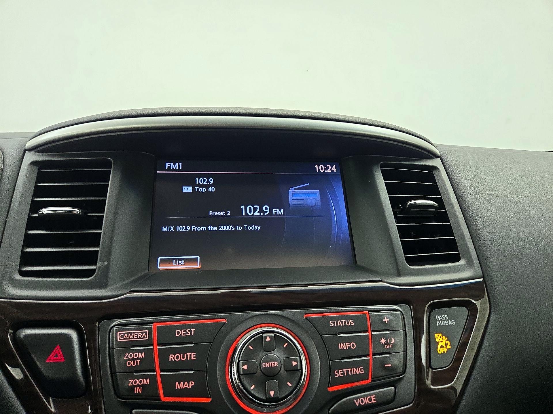 Thumbnail: 2015 Nissan Pathfinder - 16