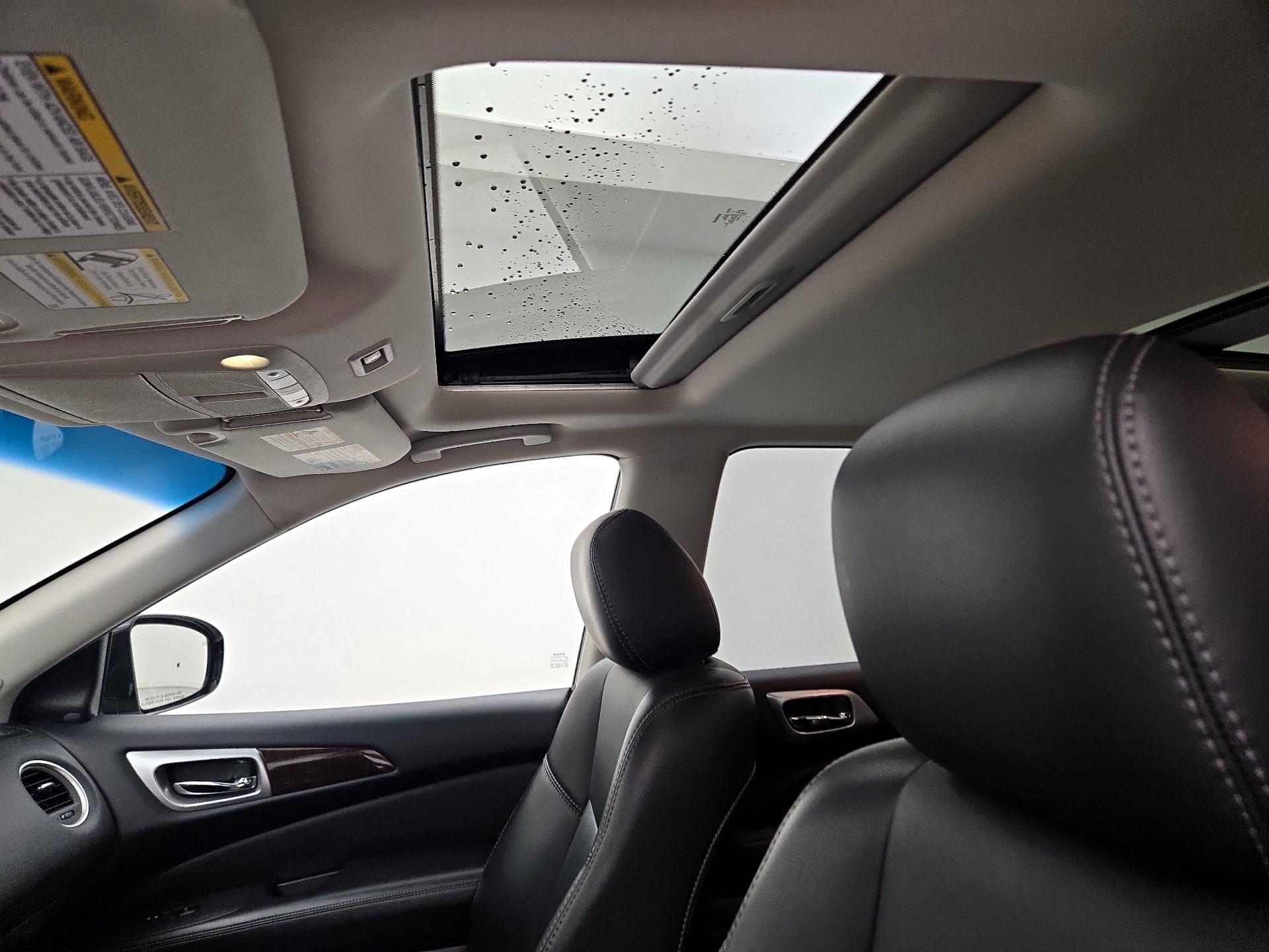 Thumbnail: 2015 Nissan Pathfinder - 20