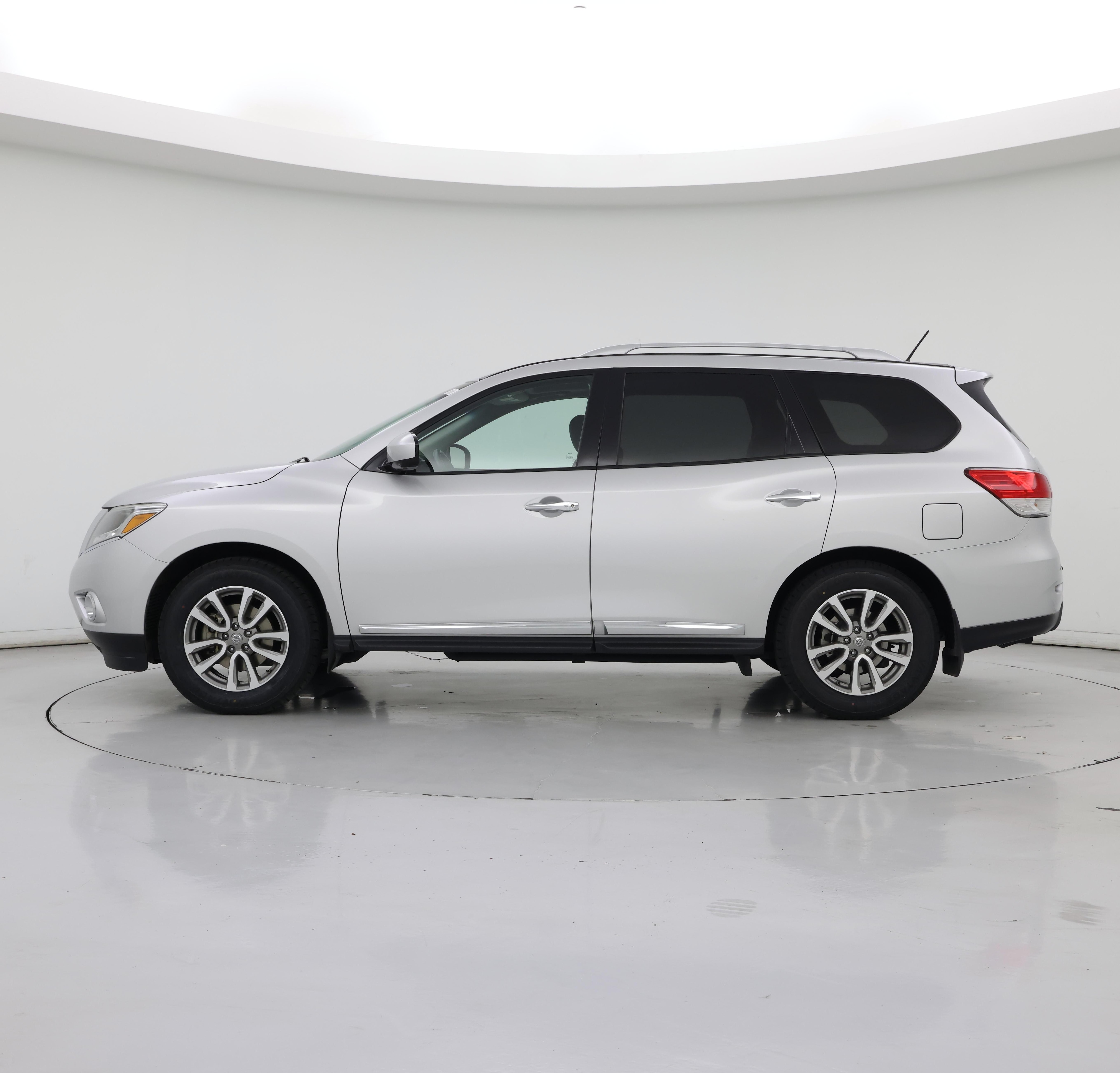 Thumbnail: 2015 Nissan Pathfinder - 3