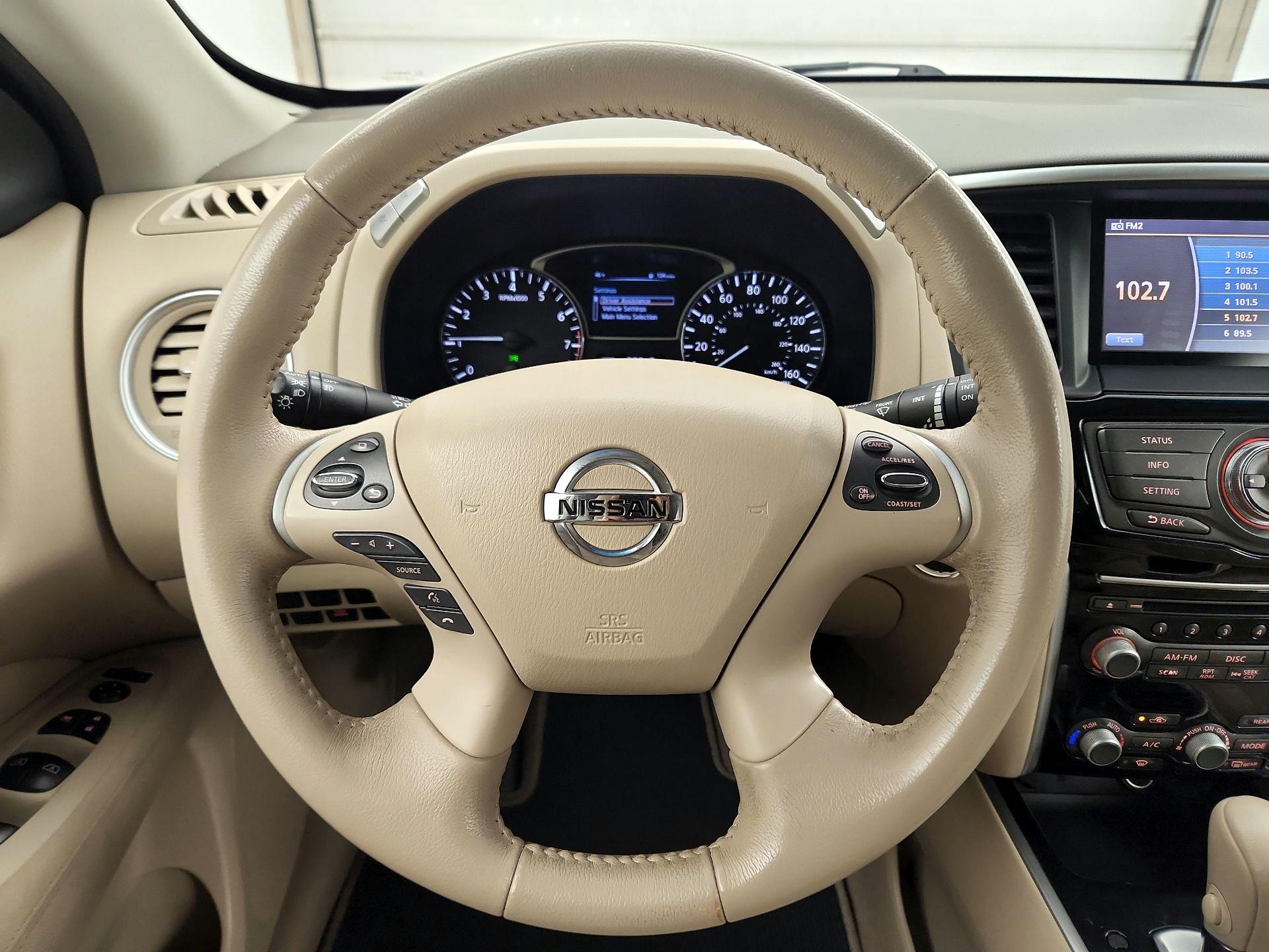 Thumbnail: 2015 Nissan Pathfinder - 10