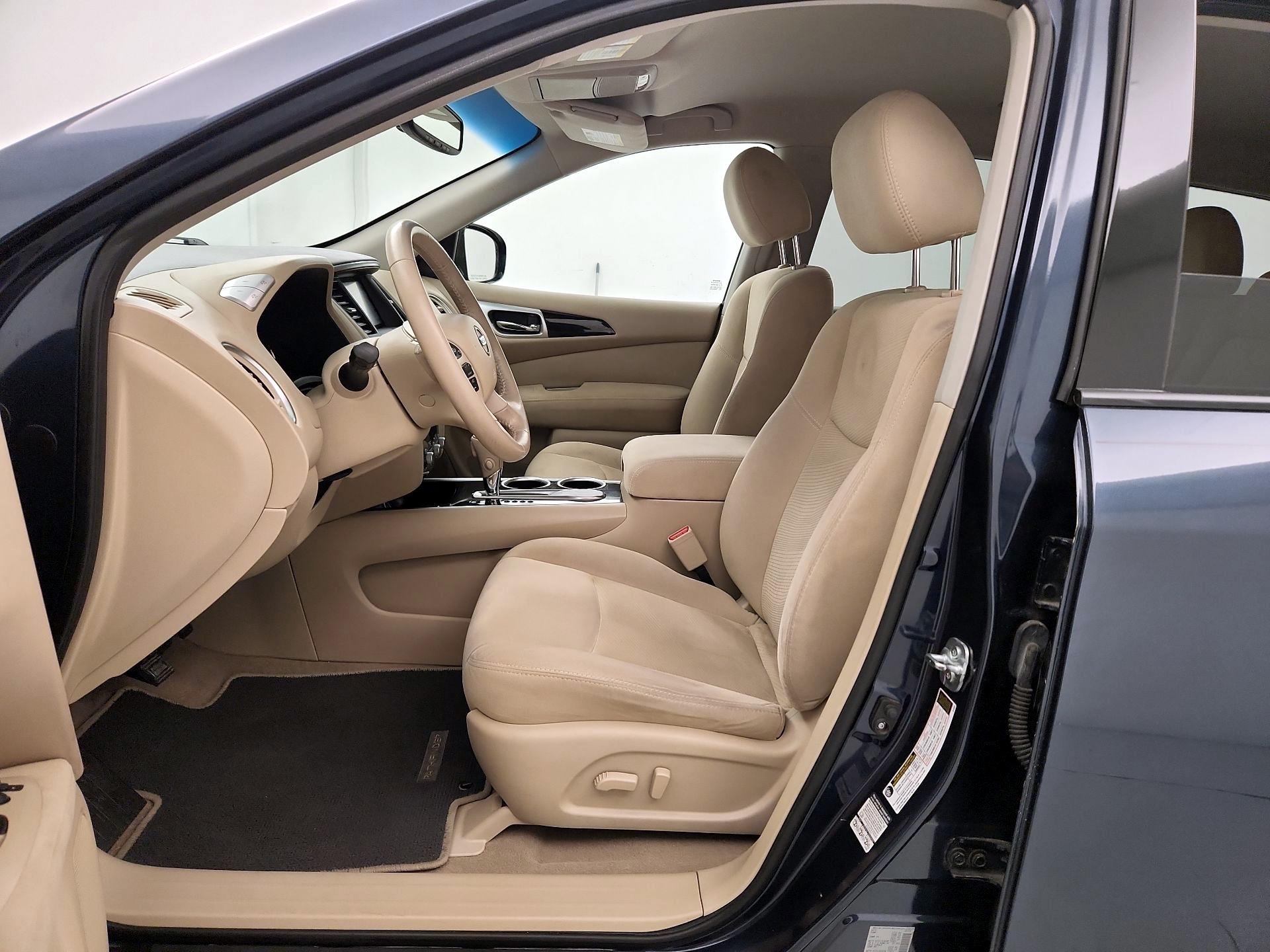 Thumbnail: 2015 Nissan Pathfinder - 11