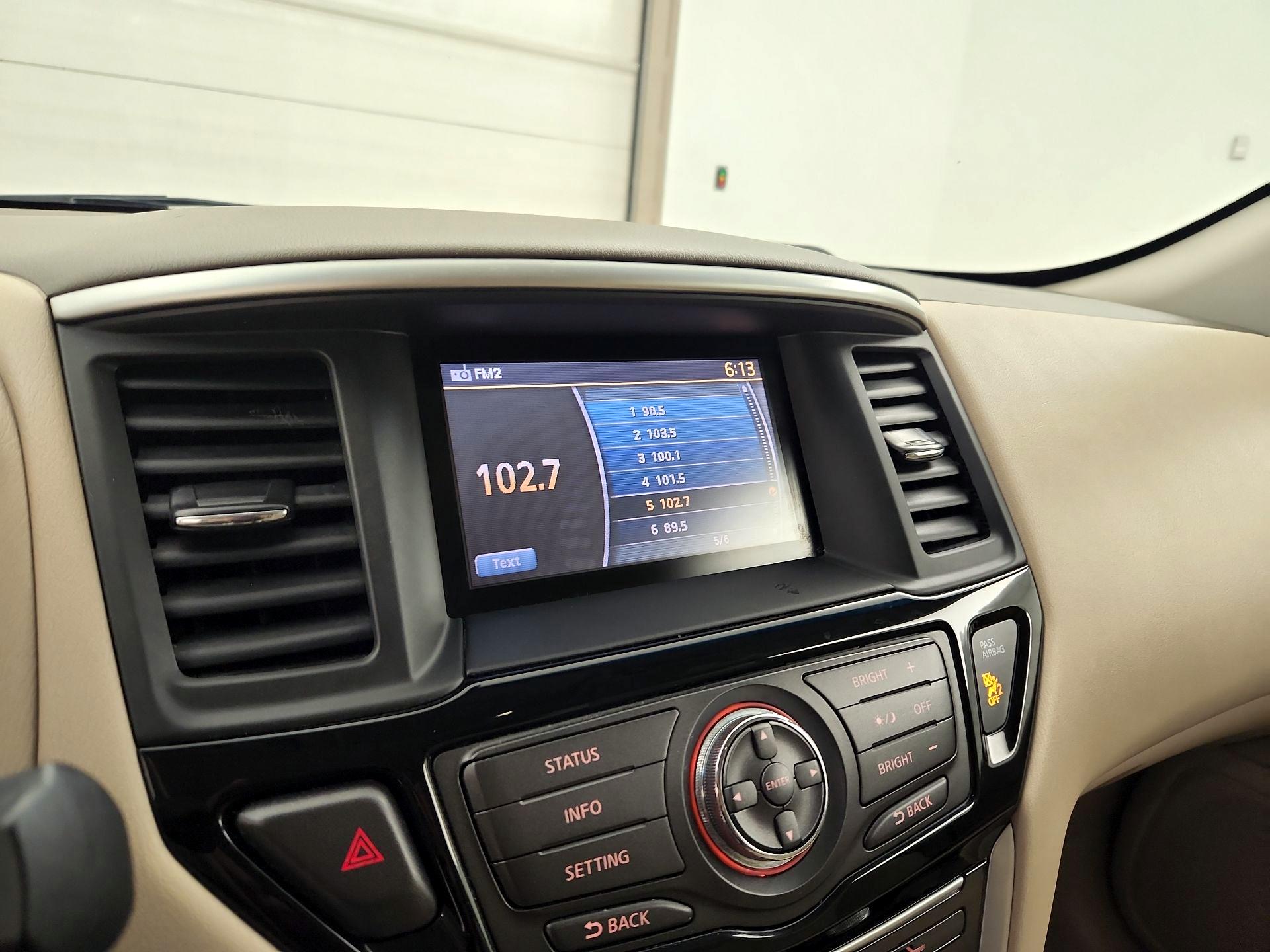 Thumbnail: 2015 Nissan Pathfinder - 15