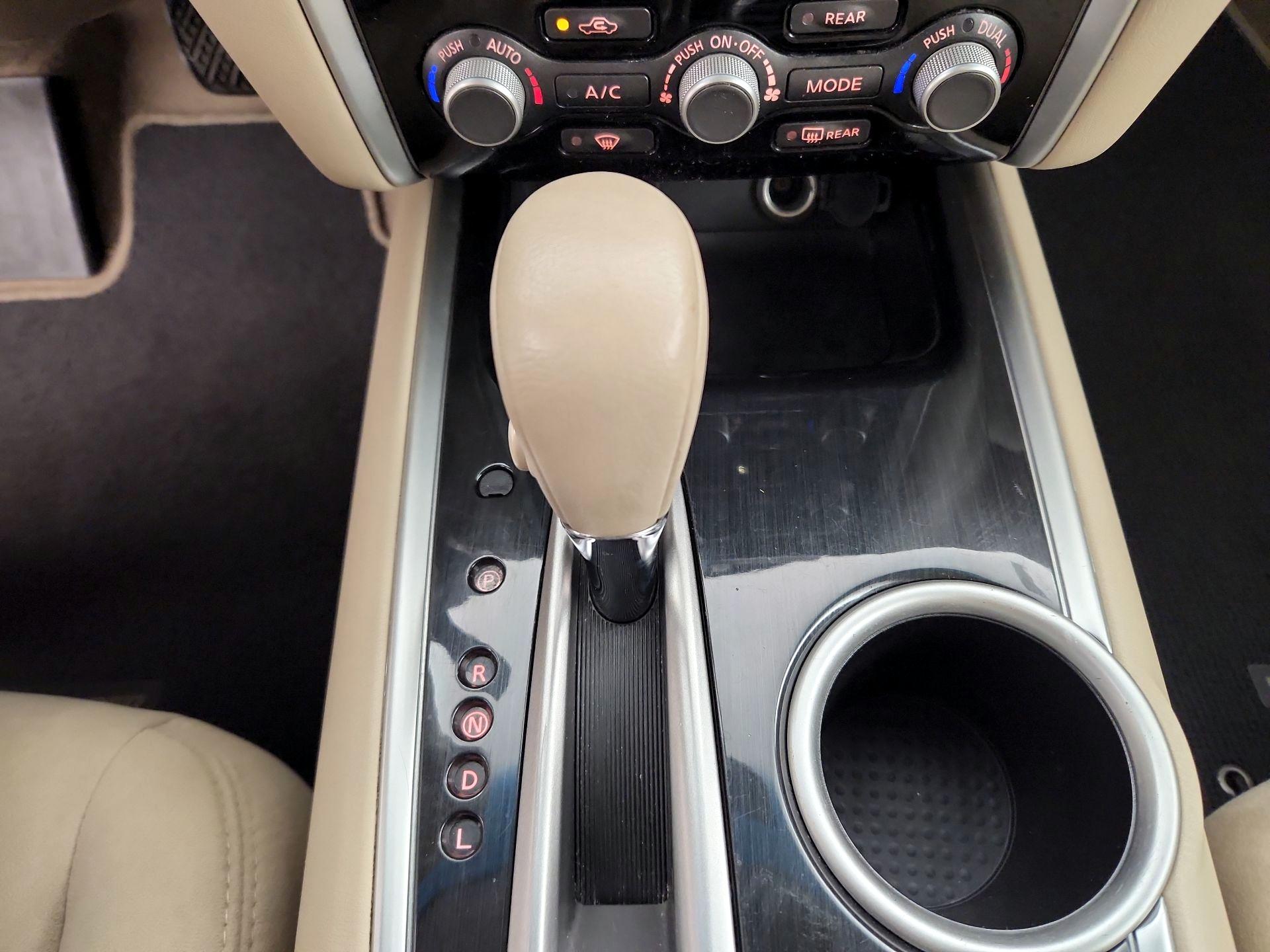 Thumbnail: 2015 Nissan Pathfinder - 17