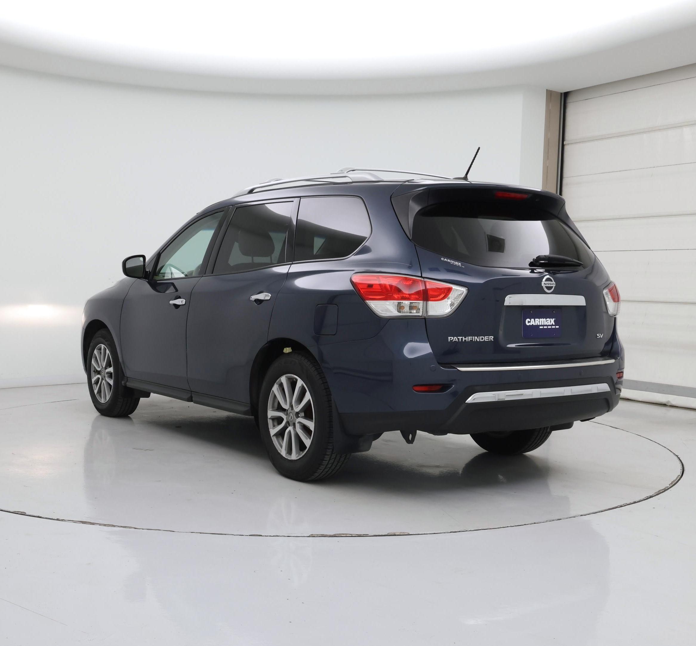 Thumbnail: 2015 Nissan Pathfinder - 2