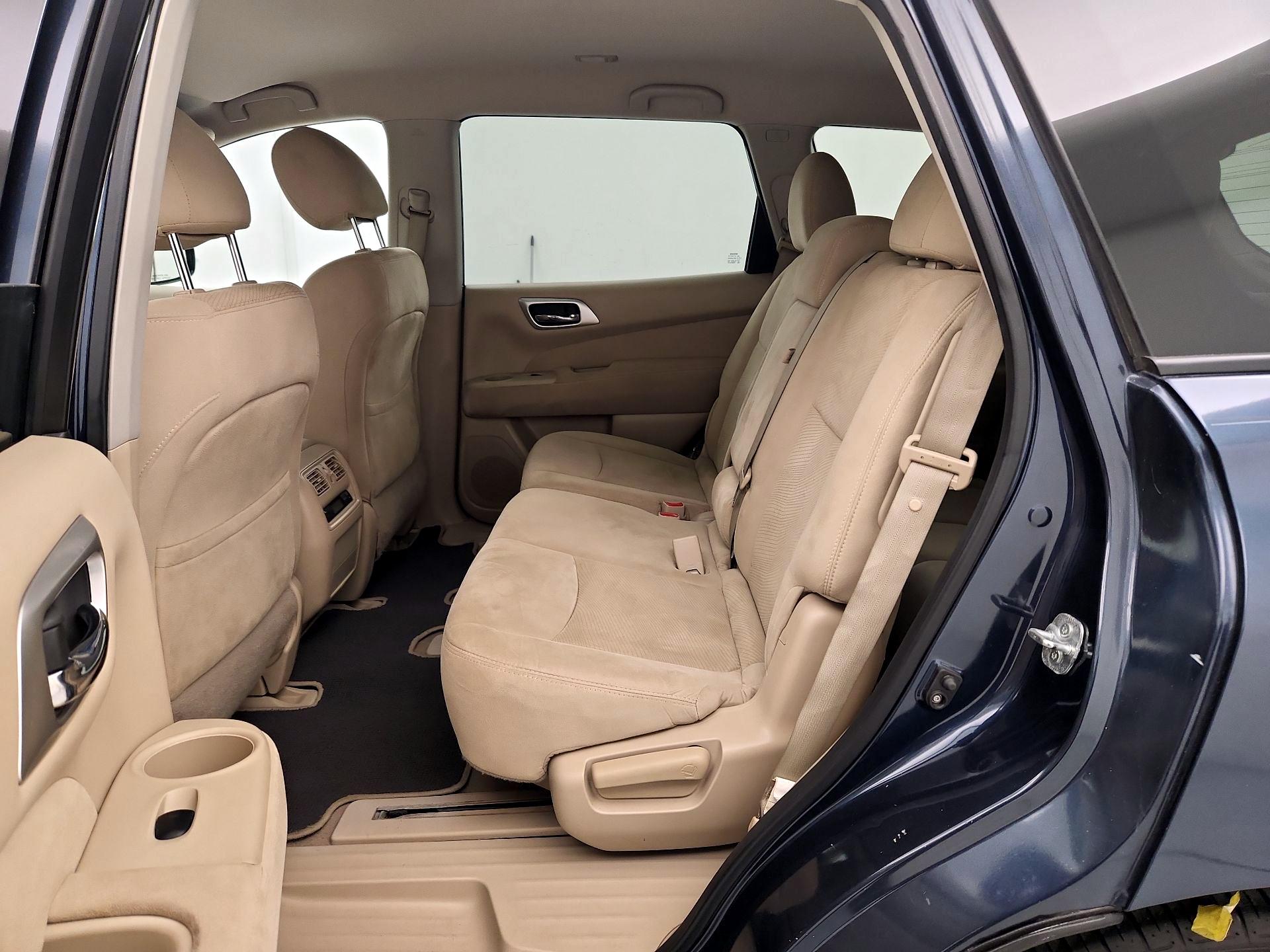 Thumbnail: 2015 Nissan Pathfinder - 19