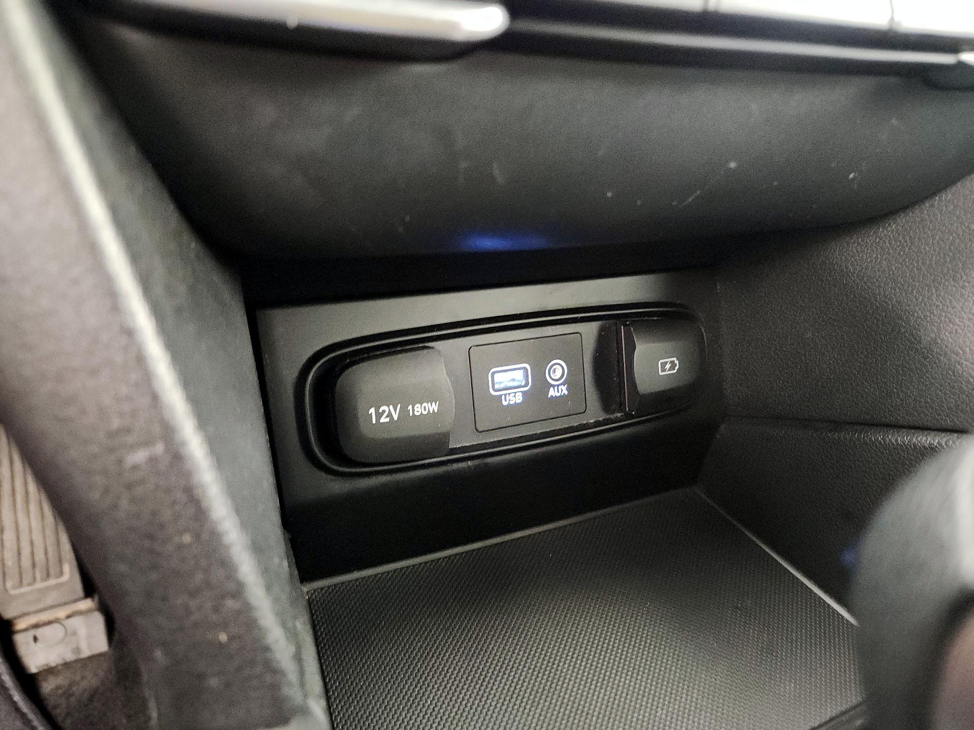 Thumbnail: 2019 Hyundai Santa Fe - 18