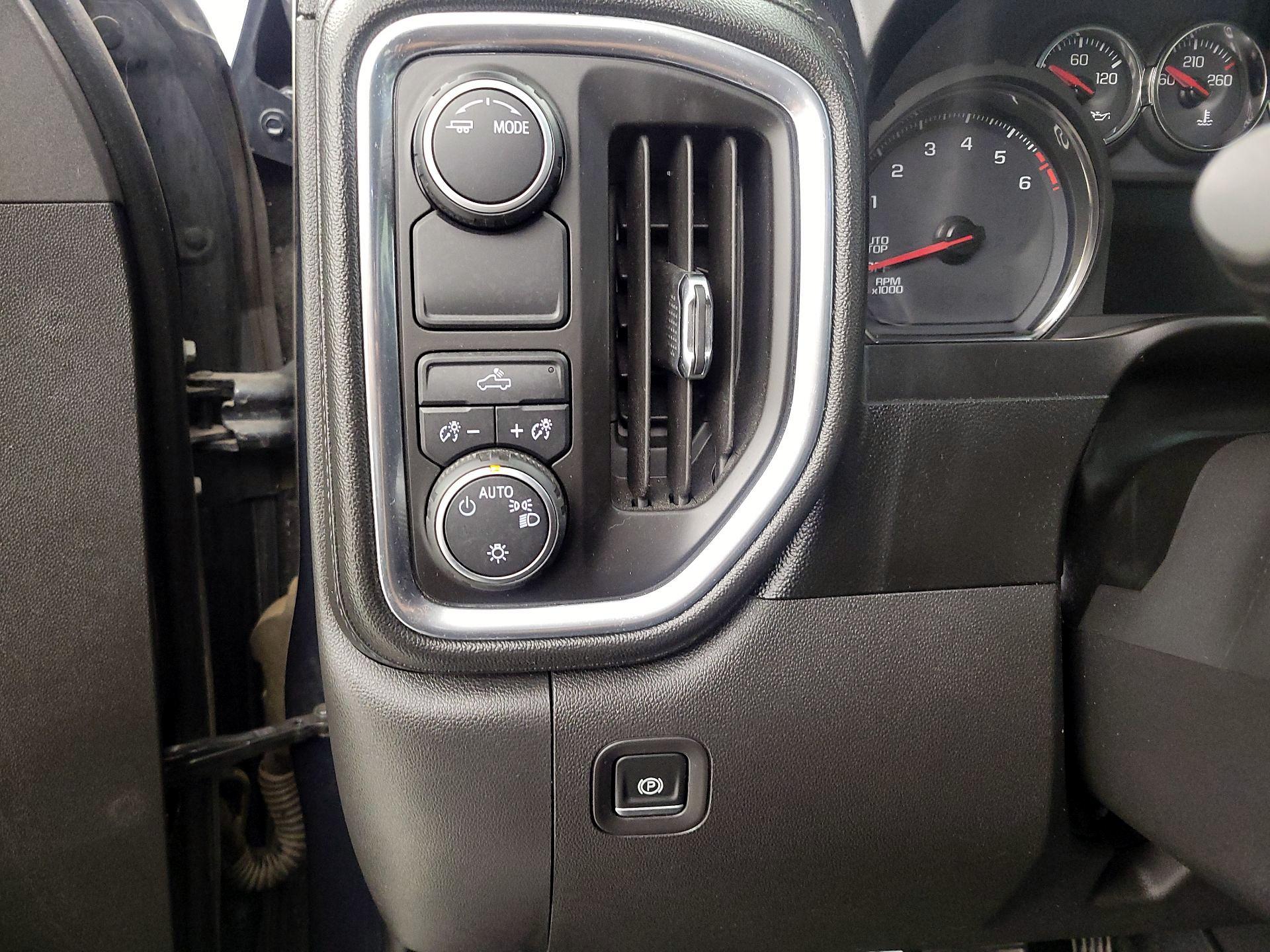 Thumbnail: 2020 Chevrolet Silverado 1500 - 13