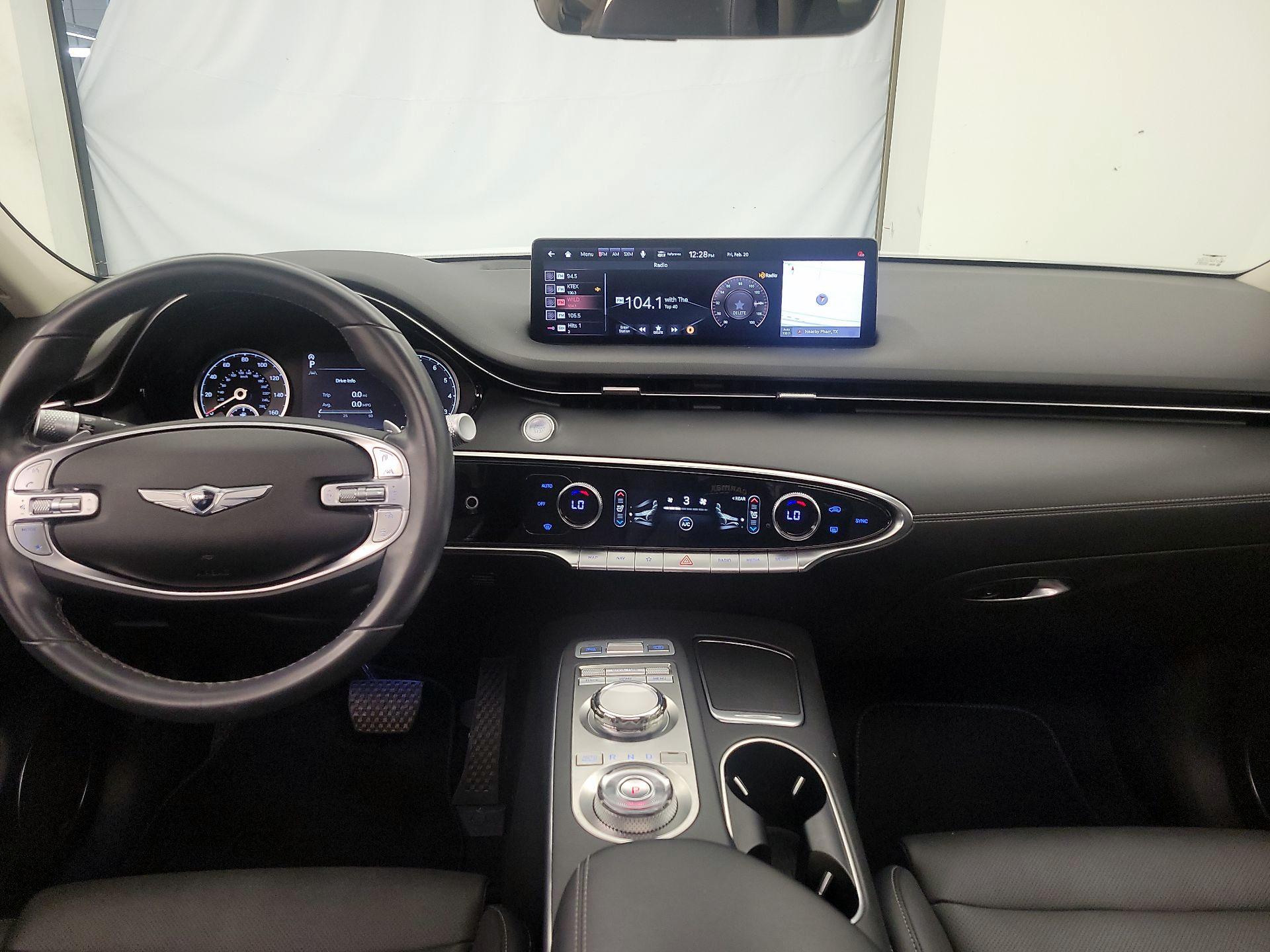 Thumbnail: 2022 Genesis GV70 - 9