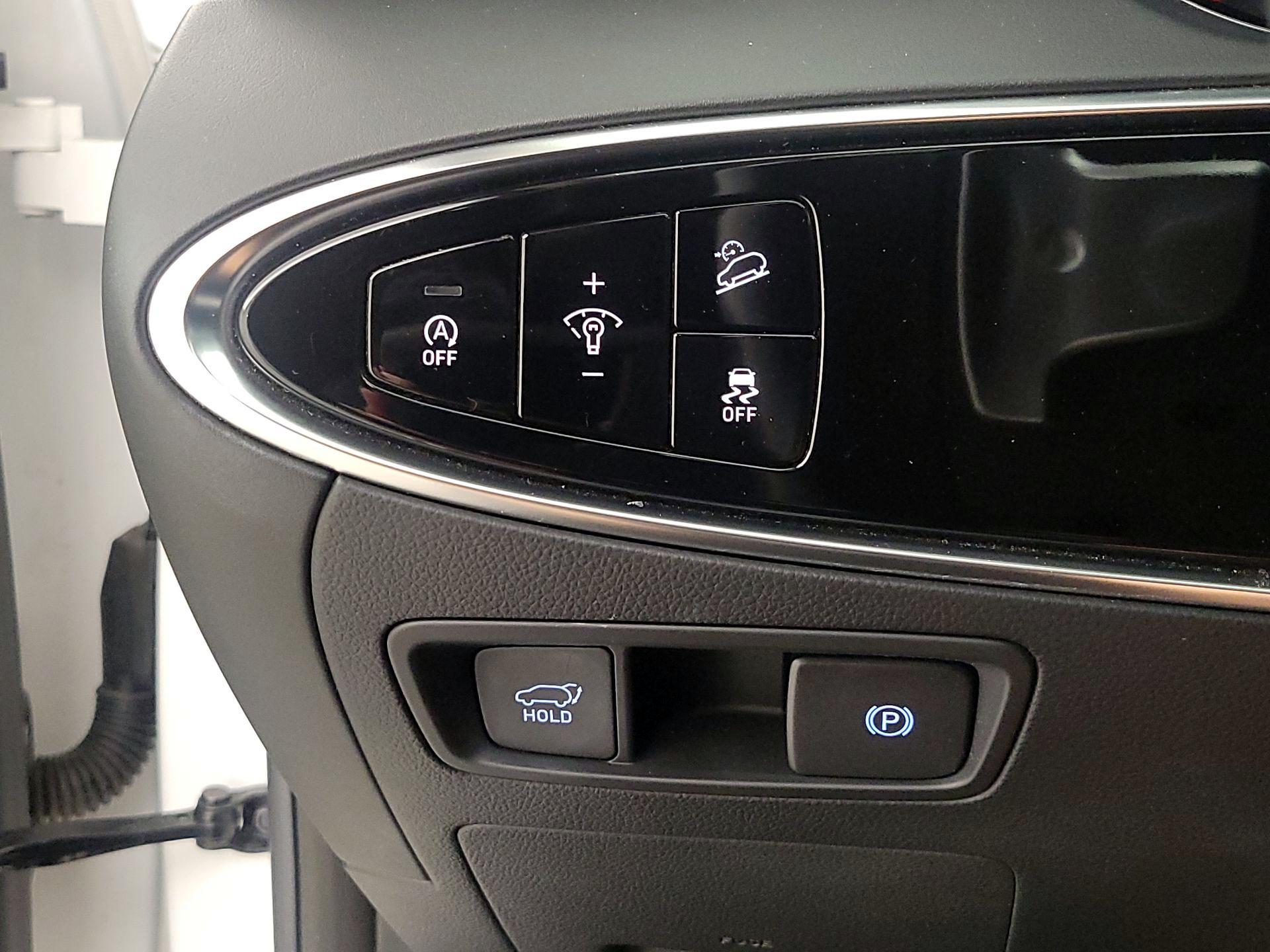 Thumbnail: 2022 Genesis GV70 - 13