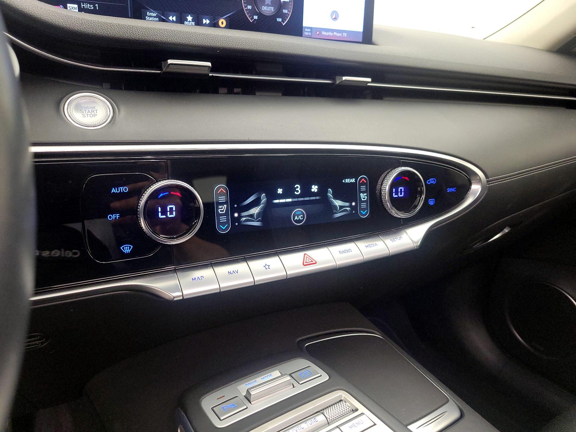 Thumbnail: 2022 Genesis GV70 - 17