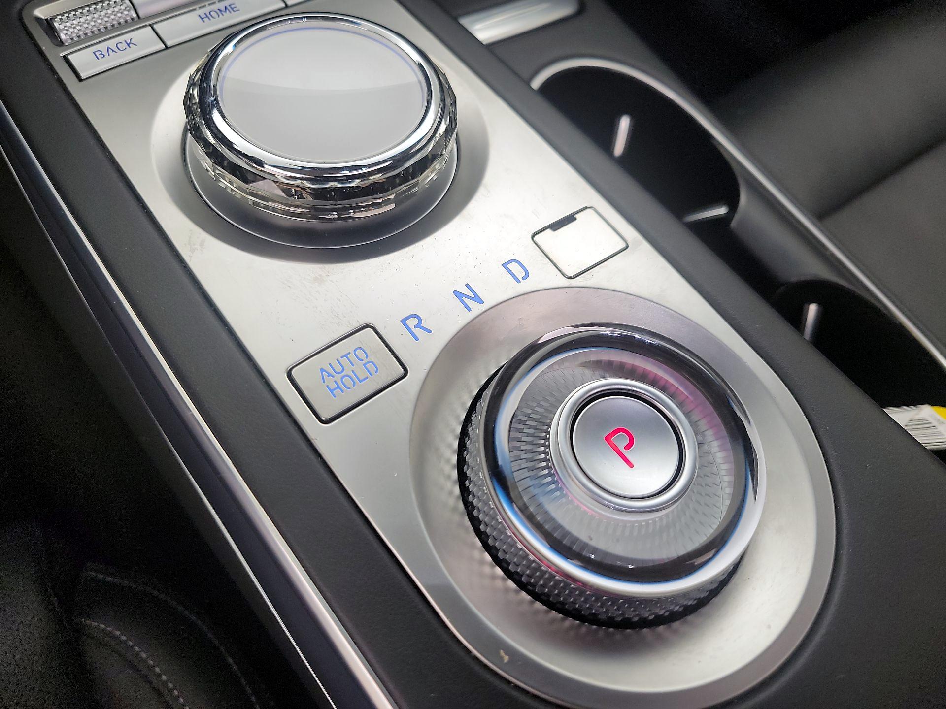 Thumbnail: 2022 Genesis GV70 - 18