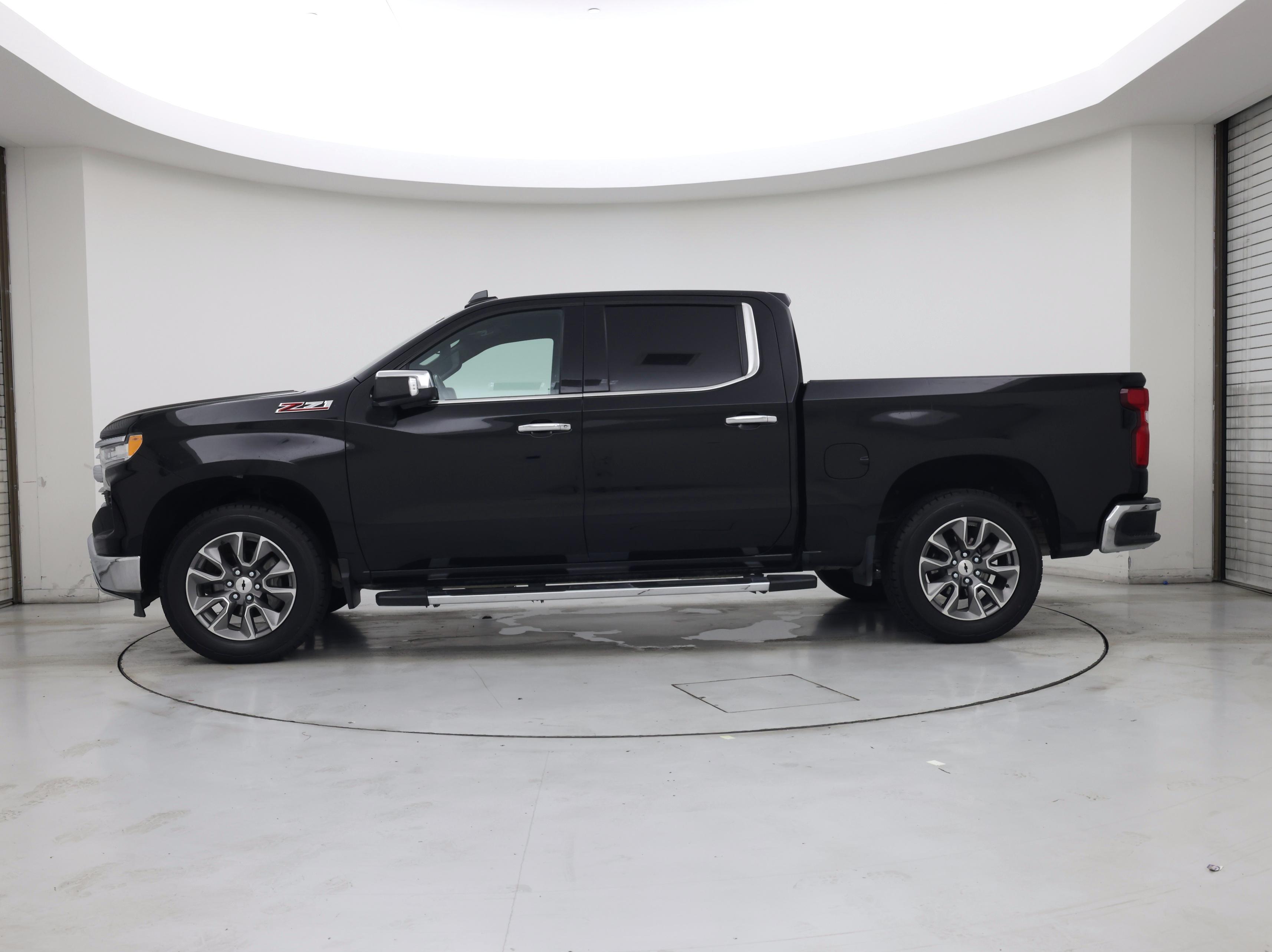Thumbnail: 2022 Chevrolet Silverado 1500 - 3