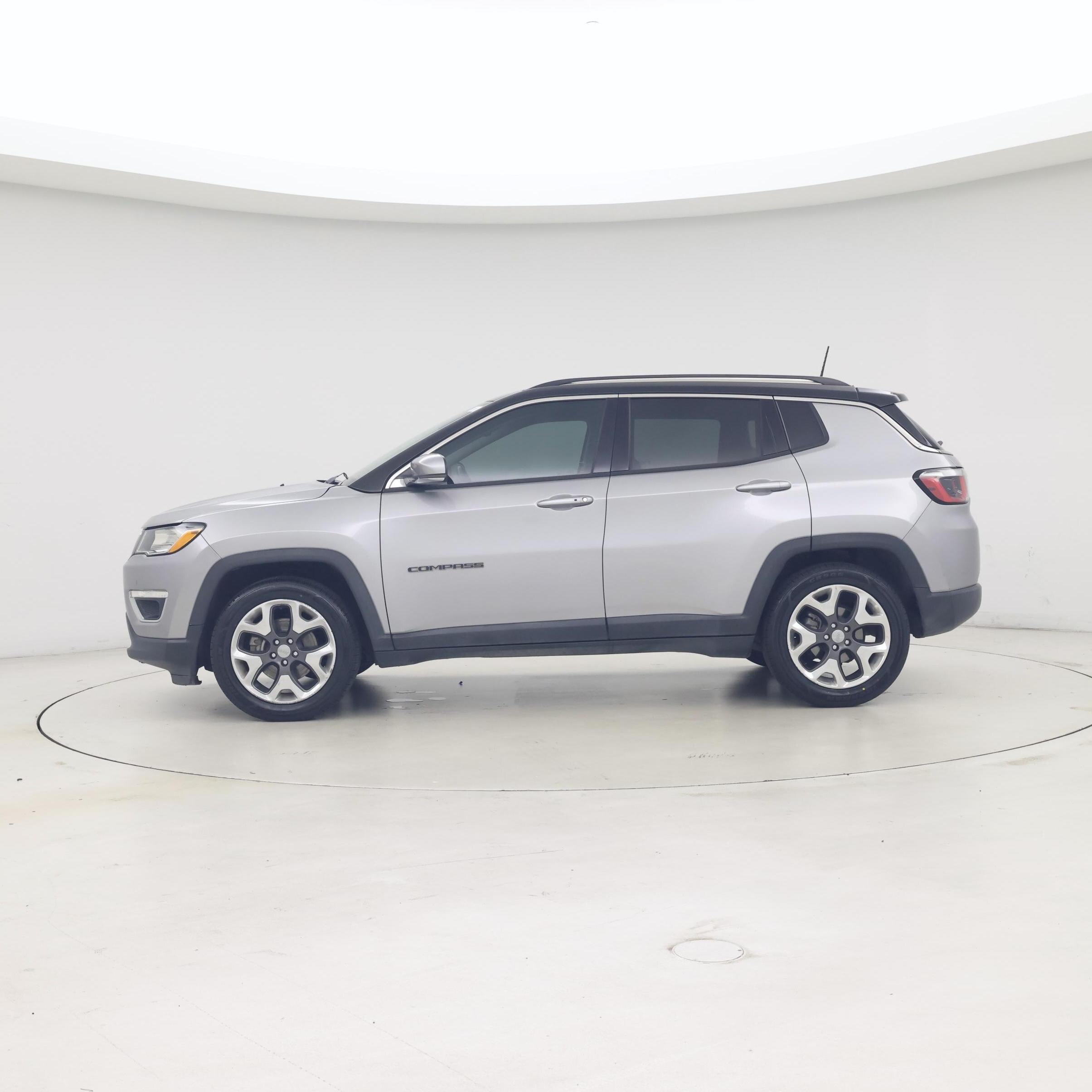 Thumbnail: 2019 Jeep Compass - 3