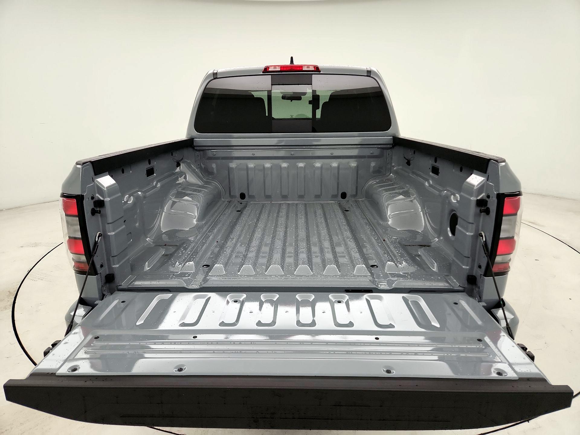 Thumbnail: 2025 Nissan Frontier - 20