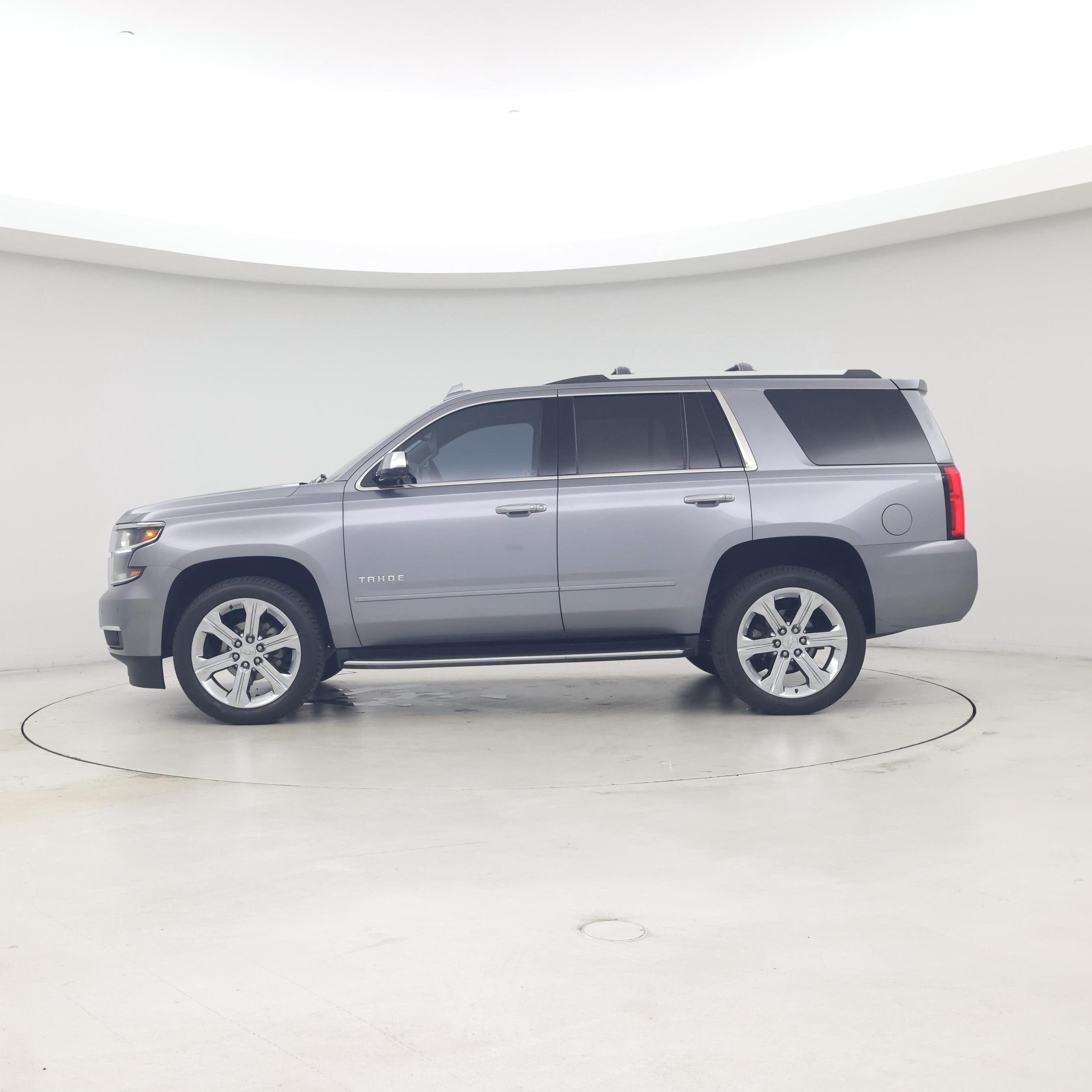 Thumbnail: 2018 Chevrolet Tahoe - 3