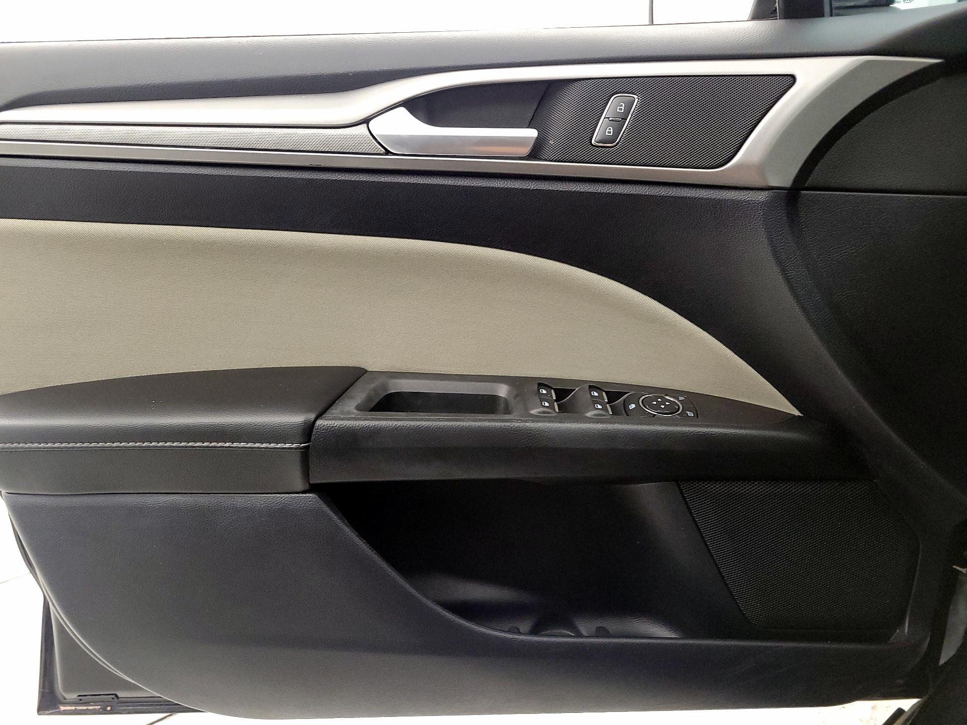 Thumbnail: 2020 Ford Fusion - 12