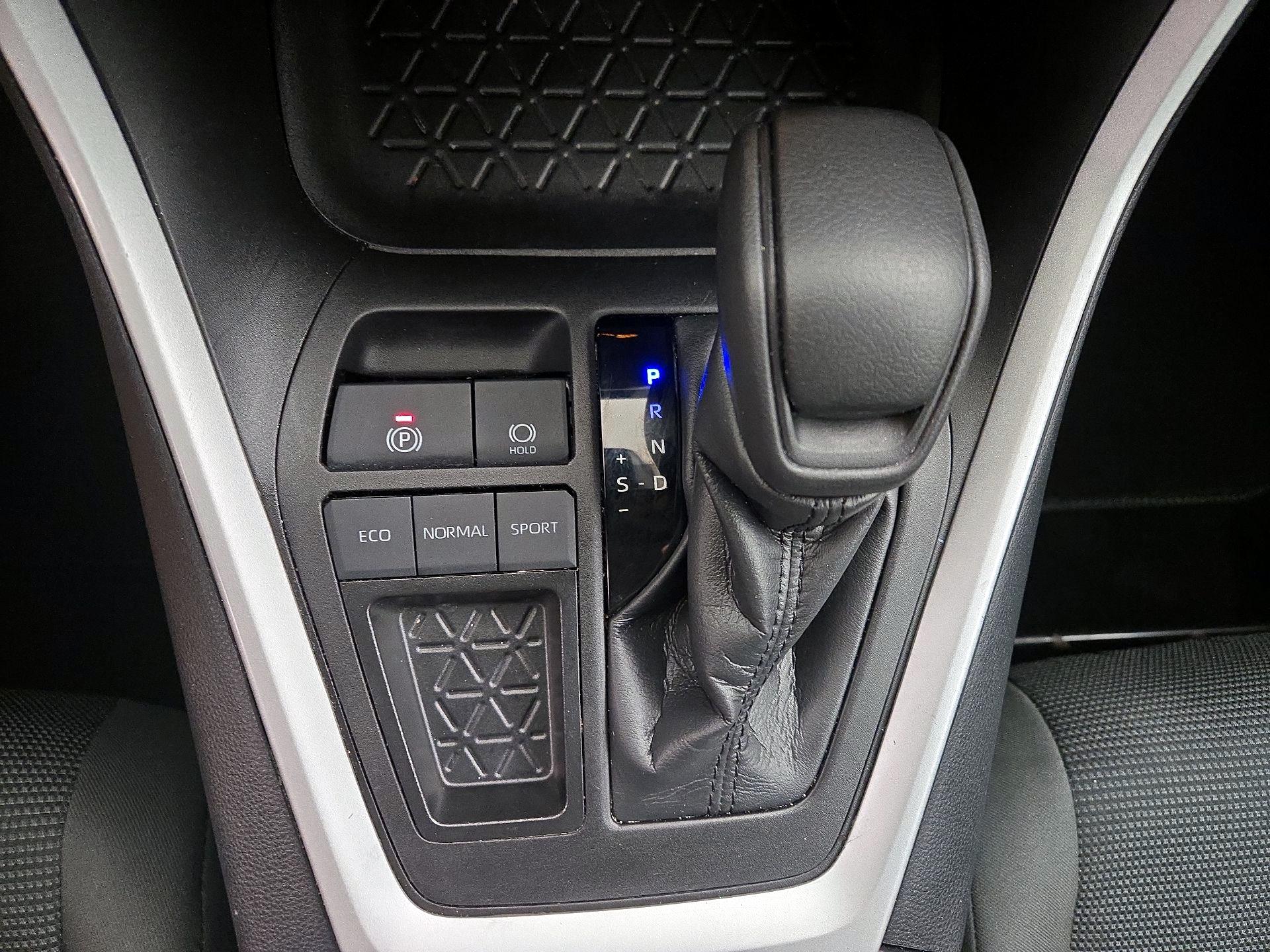 Thumbnail: 2024 Toyota RAV4 - 17