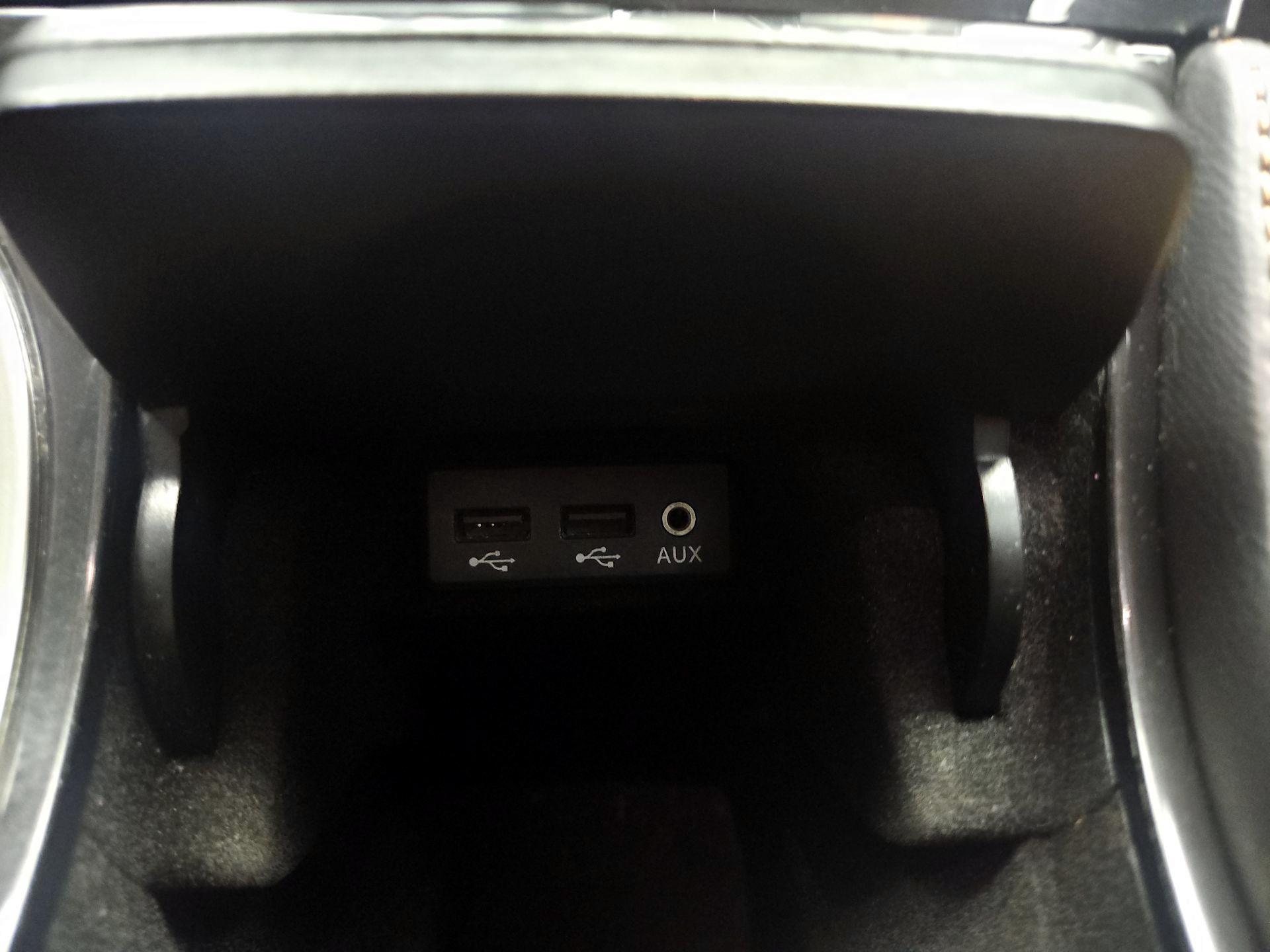 Thumbnail: 2016 Nissan Maxima - 19