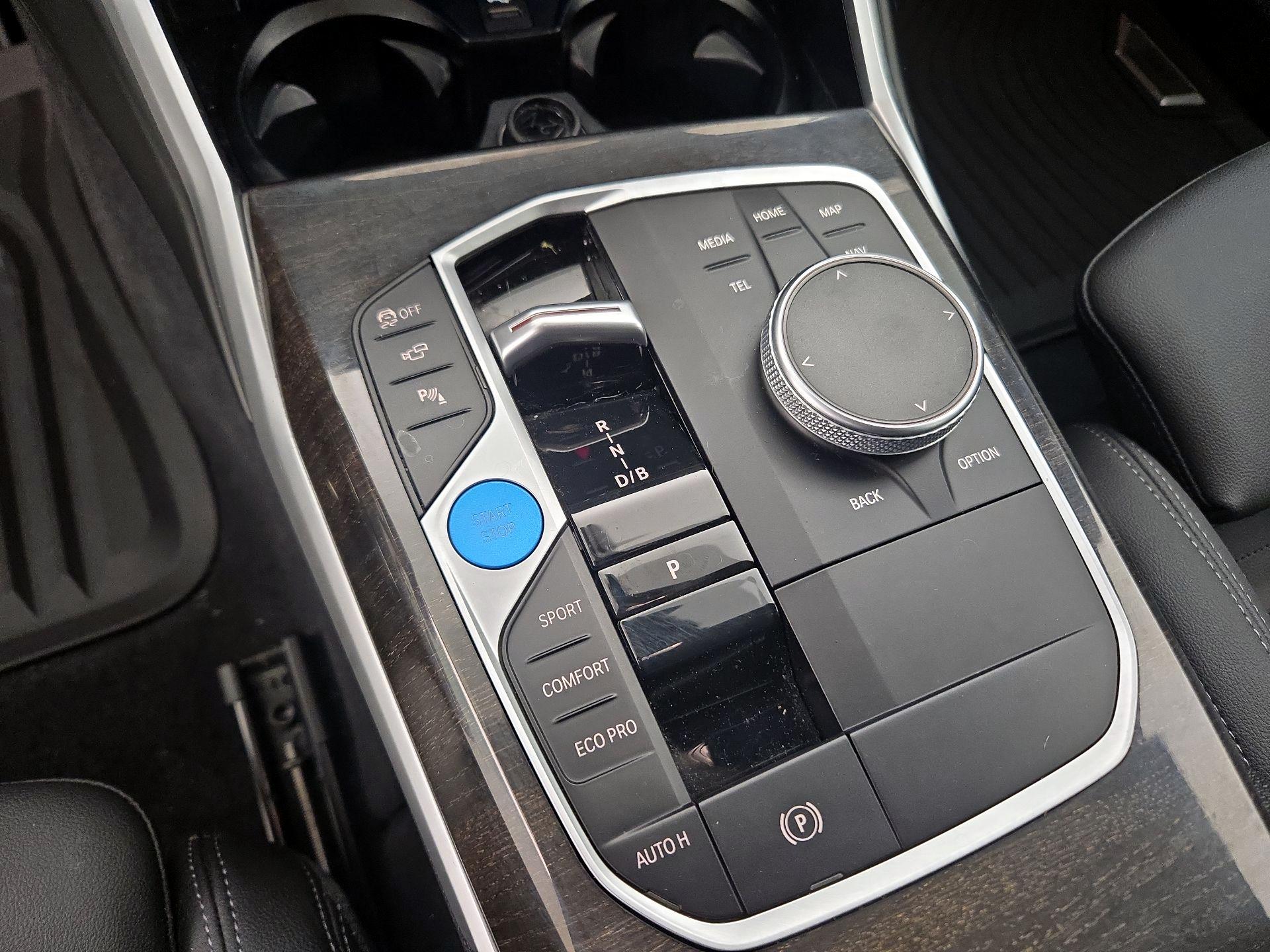 Thumbnail: 2023 BMW i4 - 18