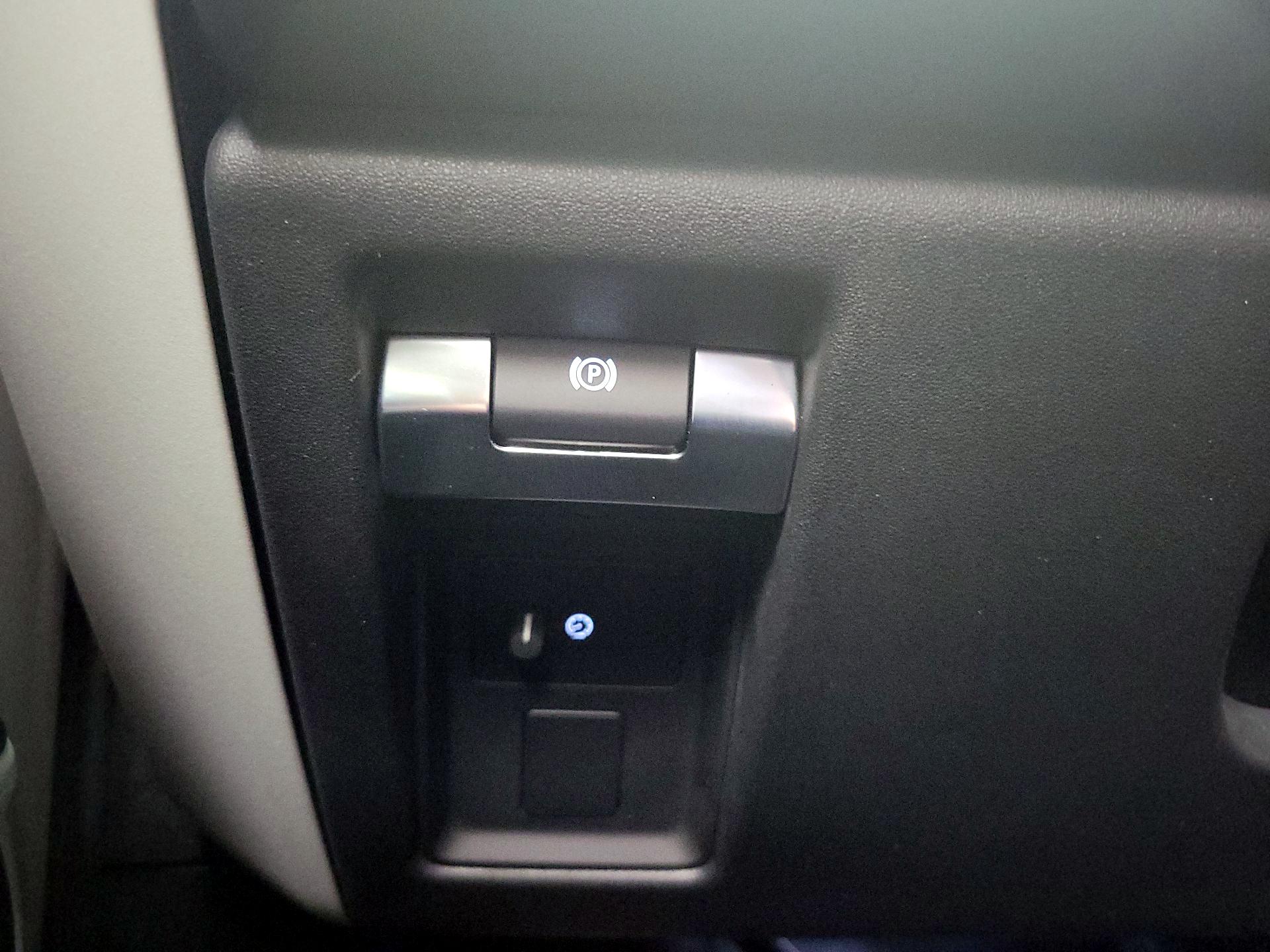 Thumbnail: 2023 Land Rover Defender - 13