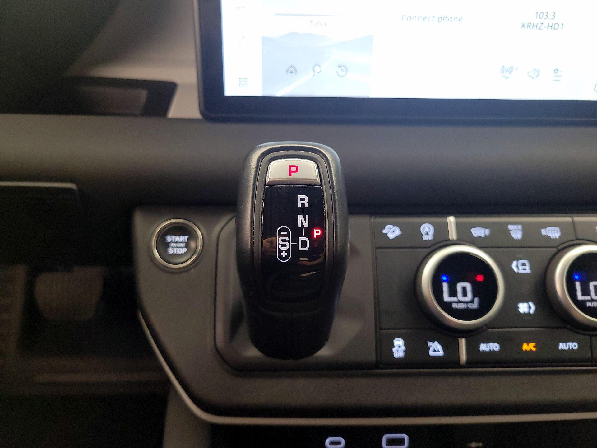 Thumbnail: 2023 Land Rover Defender - 18