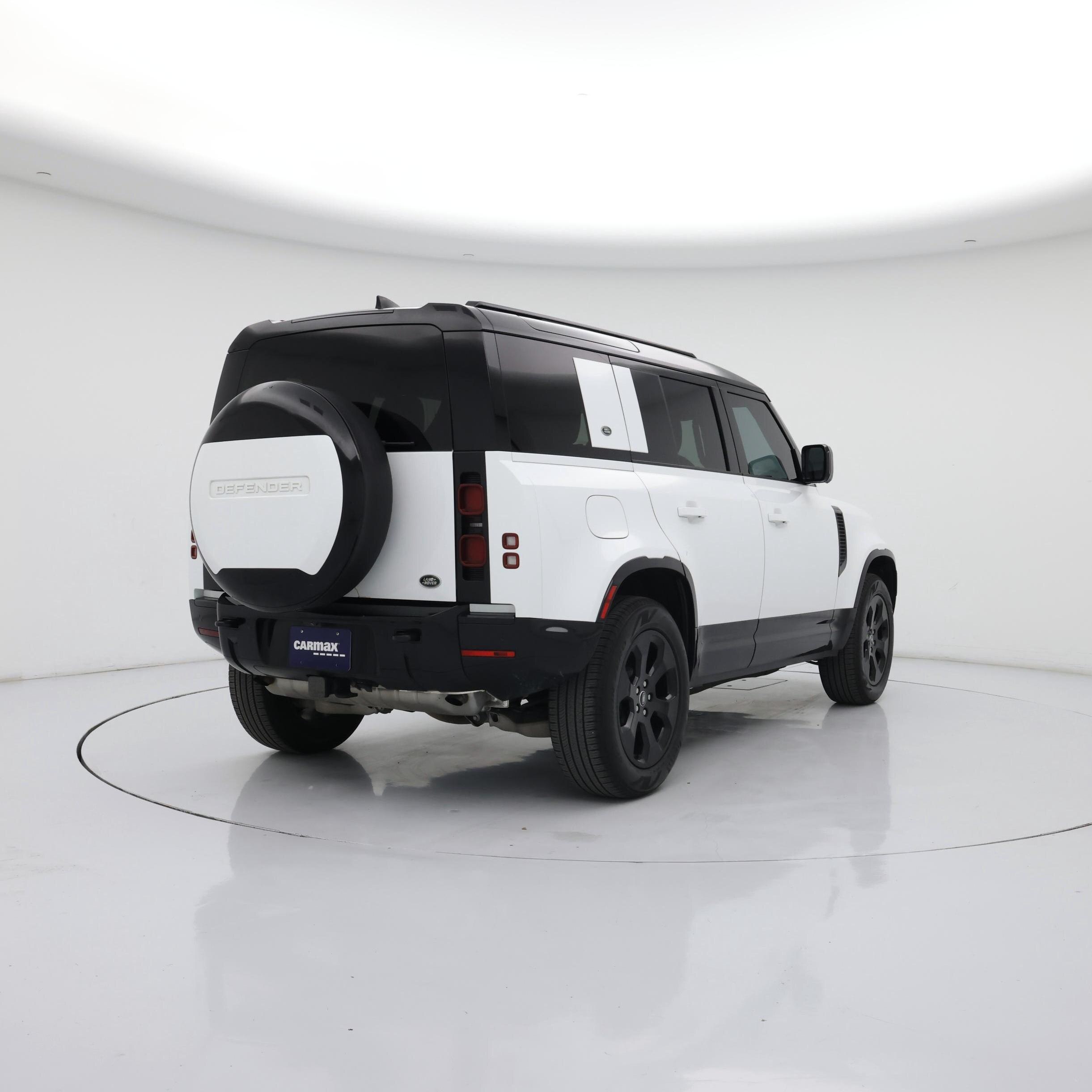 Thumbnail: 2023 Land Rover Defender - 8