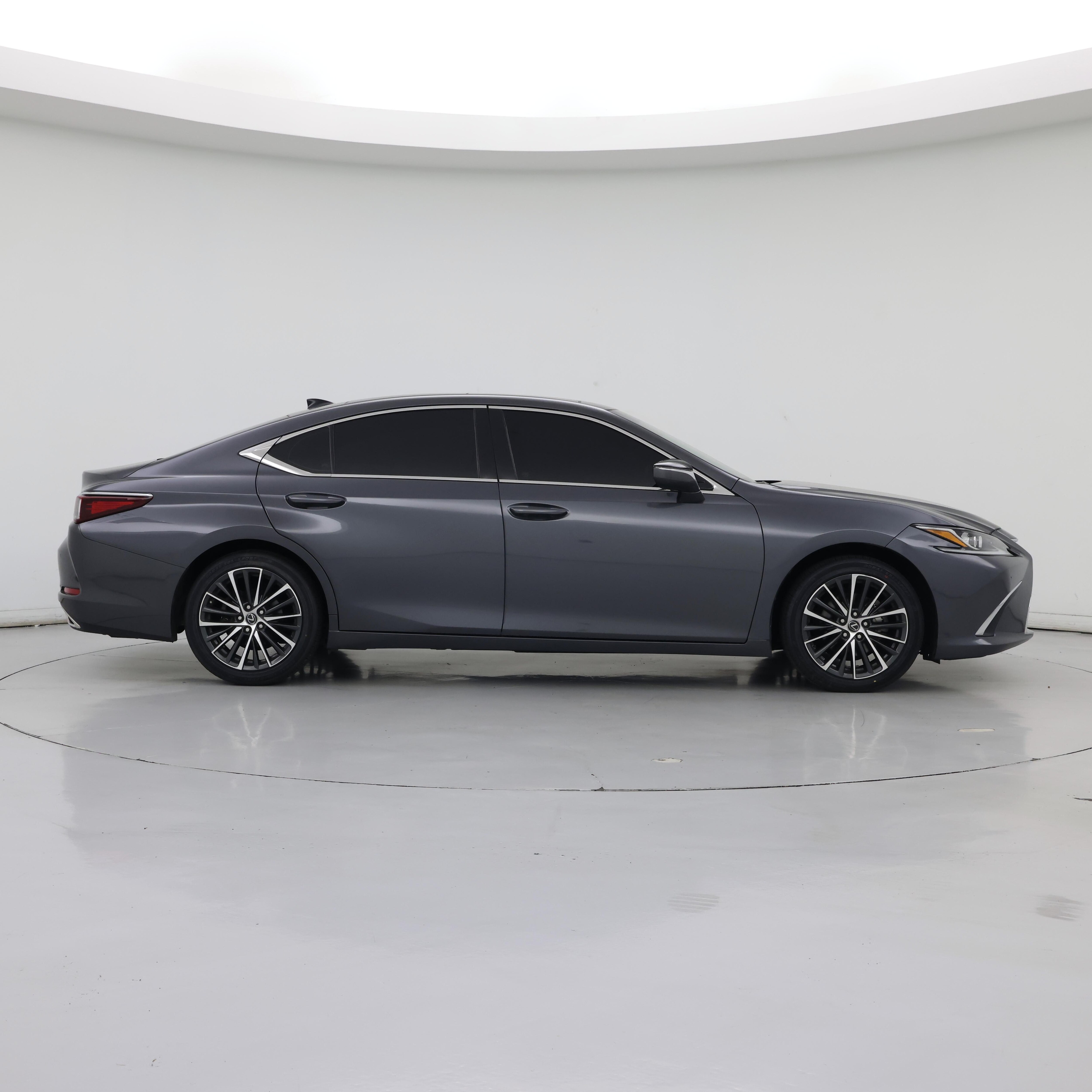 Thumbnail: 2023 Lexus ES - 7