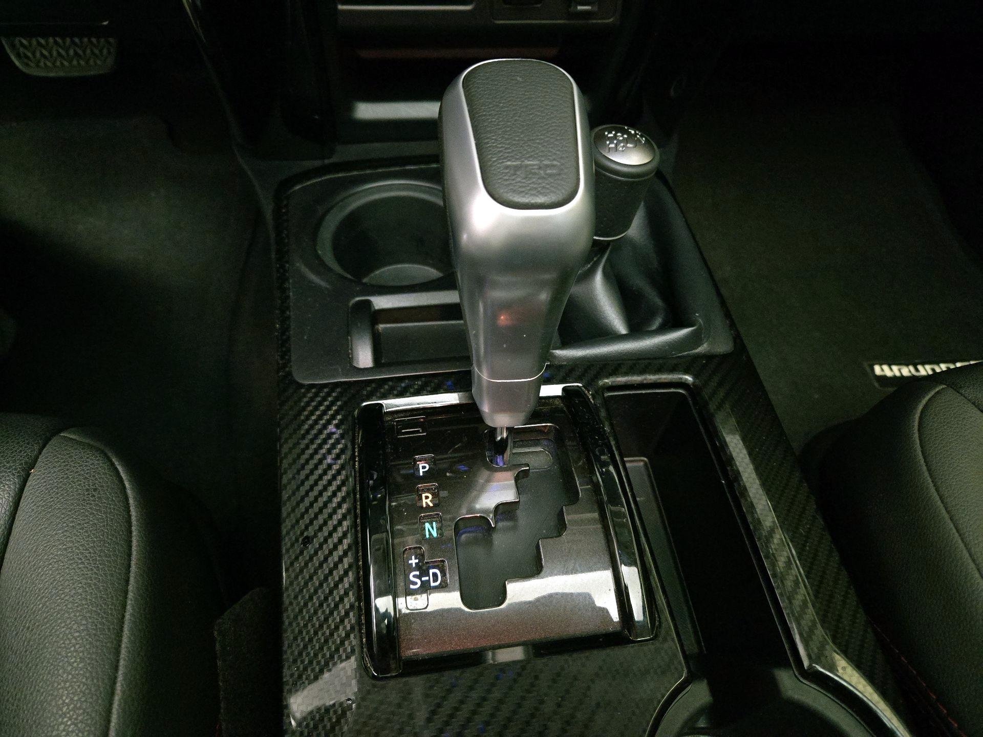 Thumbnail: 2019 Toyota 4Runner - 17