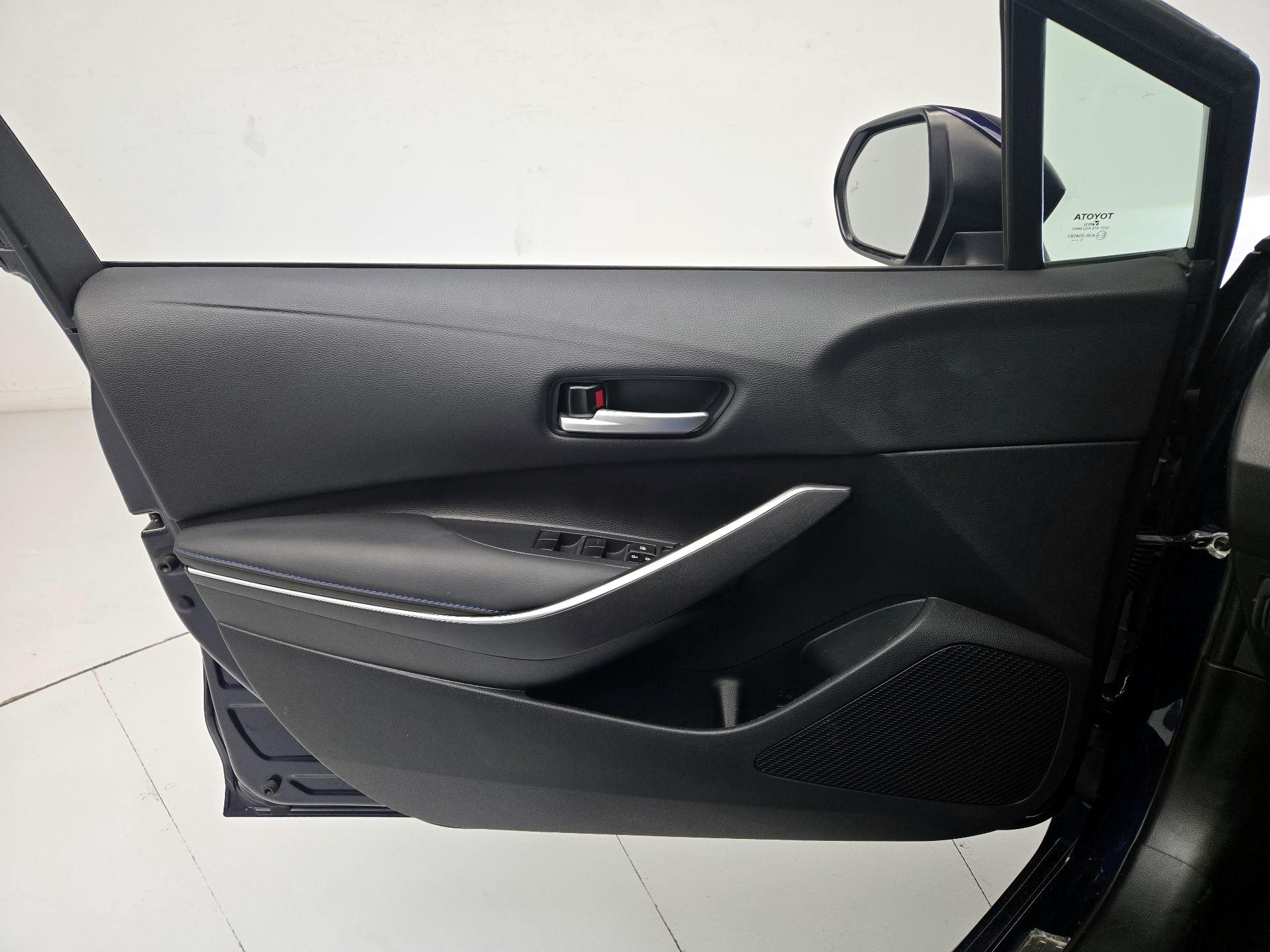 Thumbnail: 2021 Toyota Corolla - 12