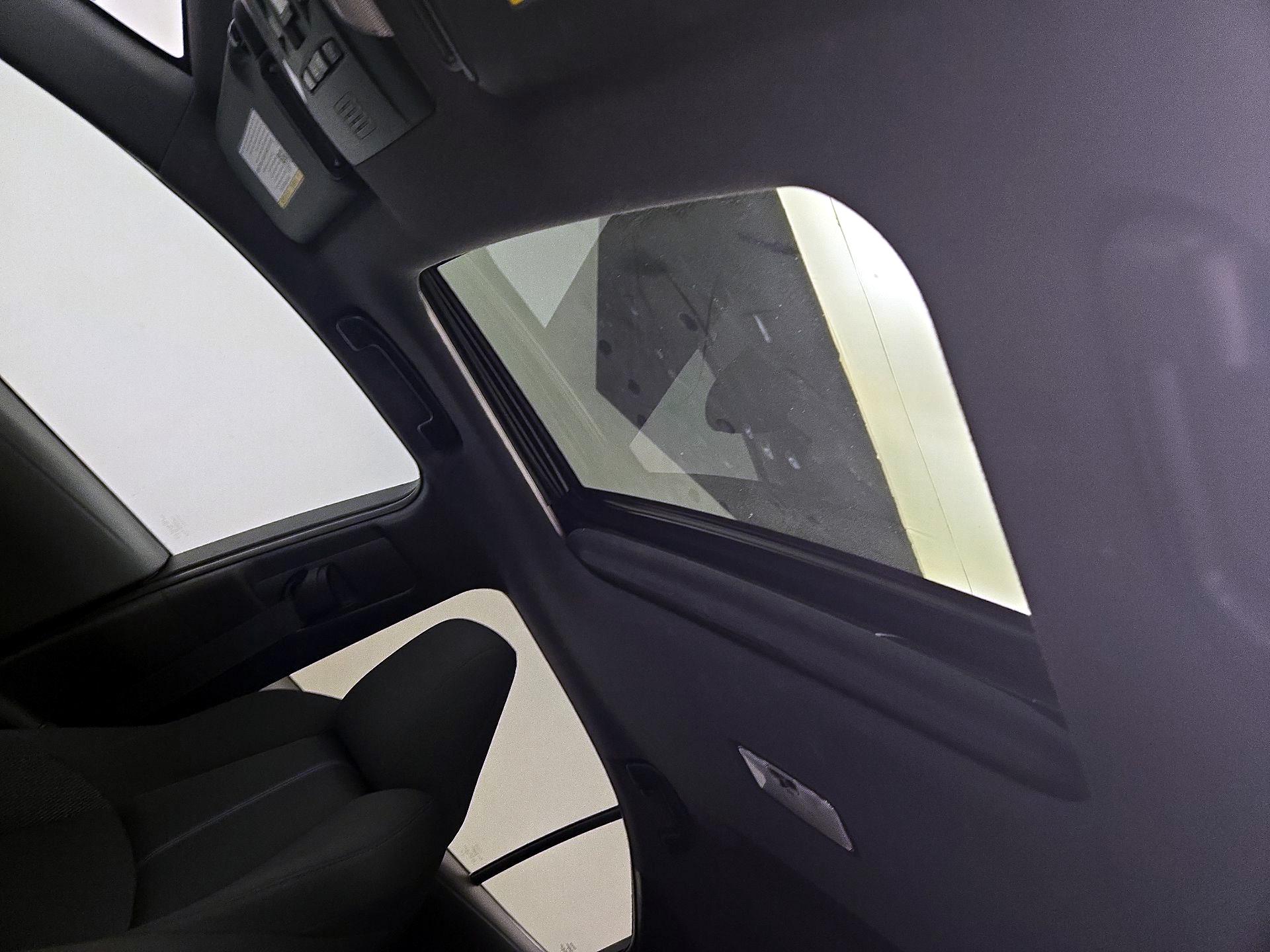 Thumbnail: 2021 Toyota Corolla - 19