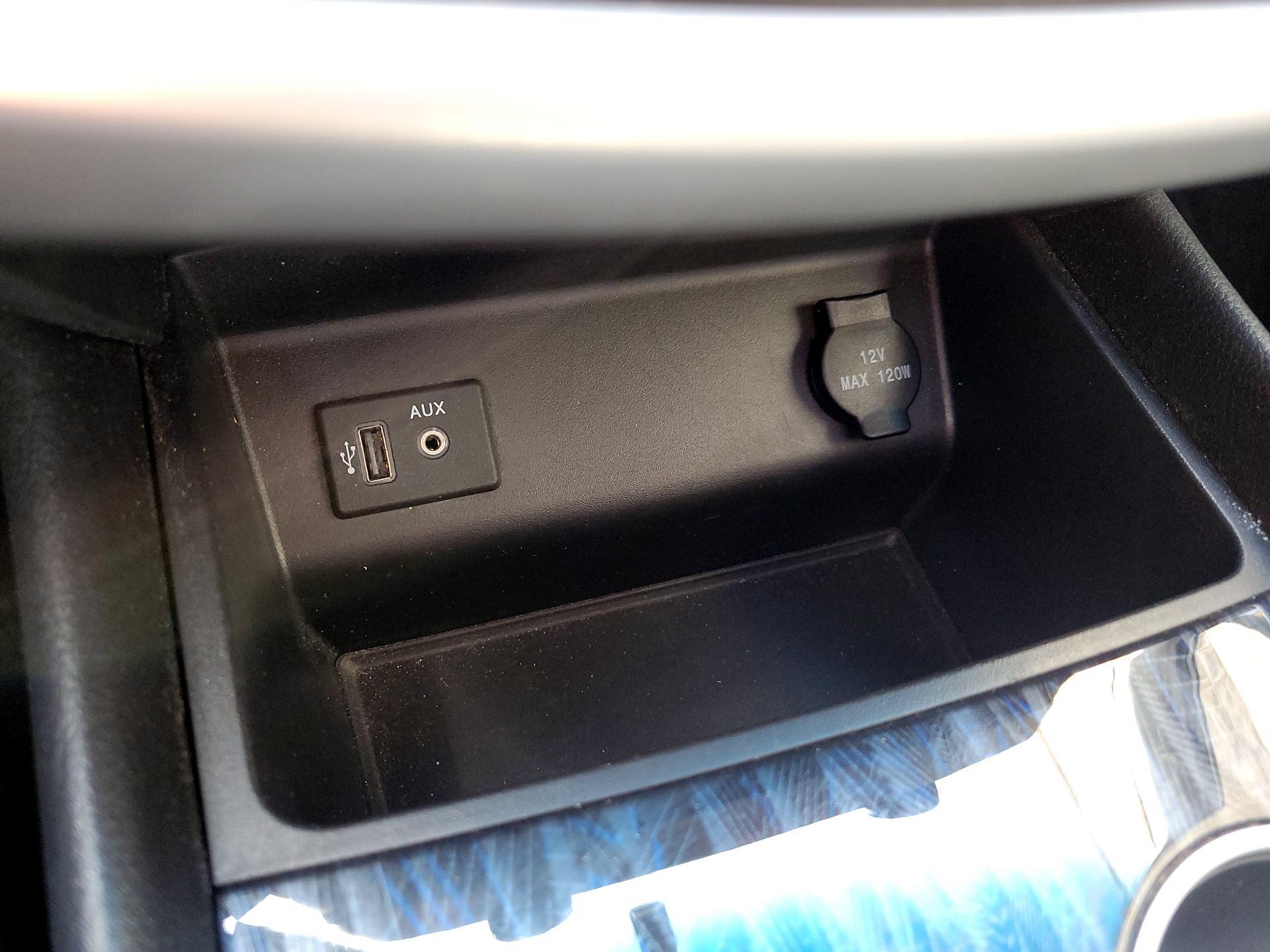 Thumbnail: 2017 Nissan Altima - 17