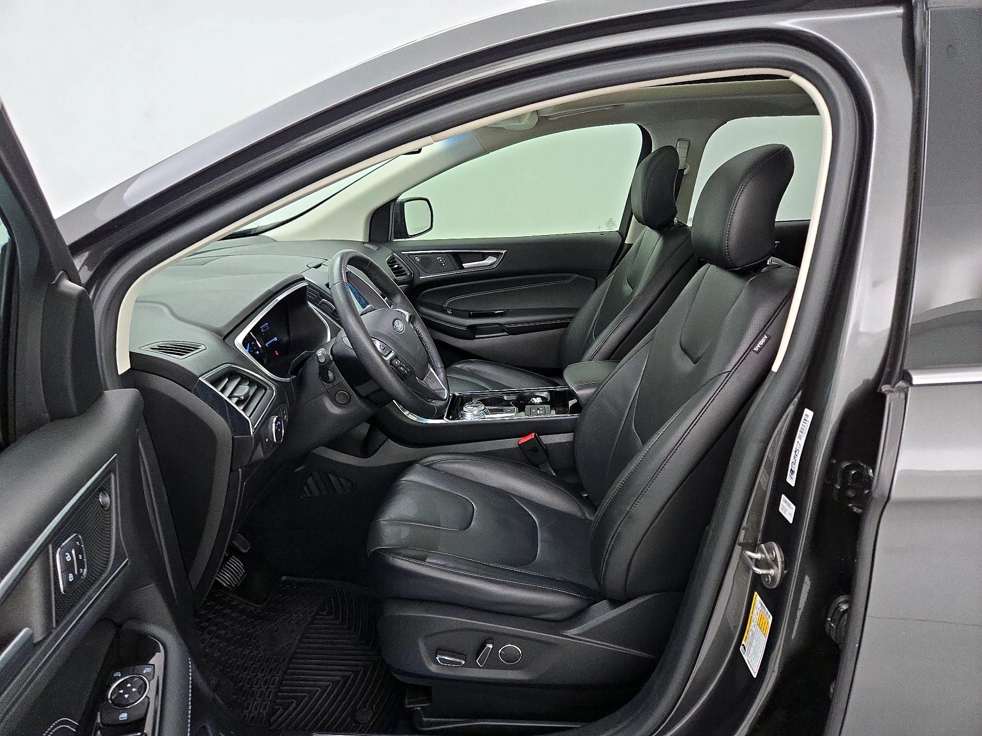 Thumbnail: 2019 Ford Edge - 11