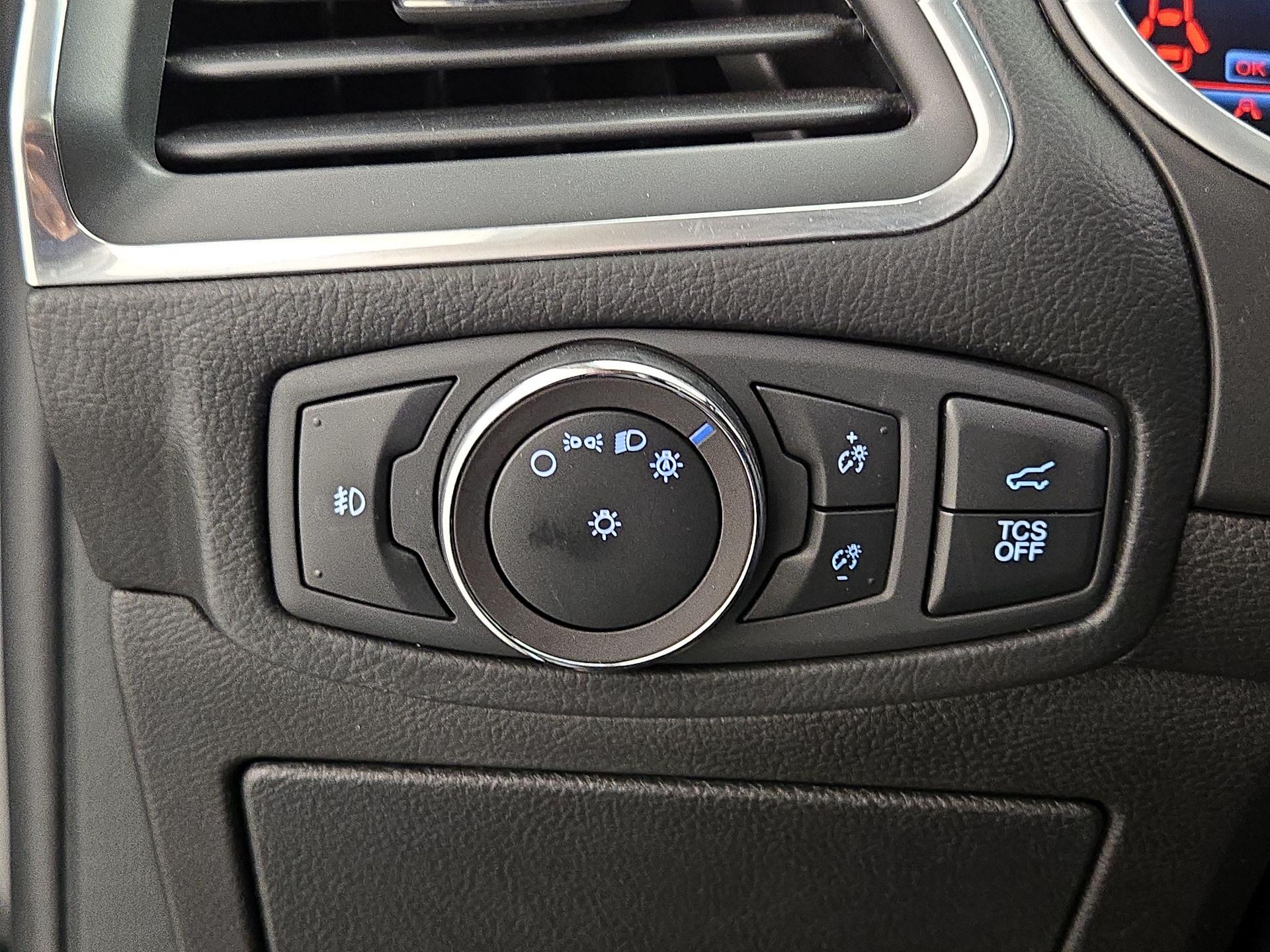 Thumbnail: 2019 Ford Edge - 13