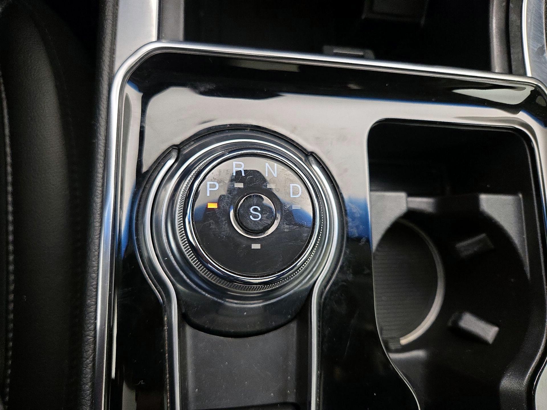 Thumbnail: 2019 Ford Edge - 18