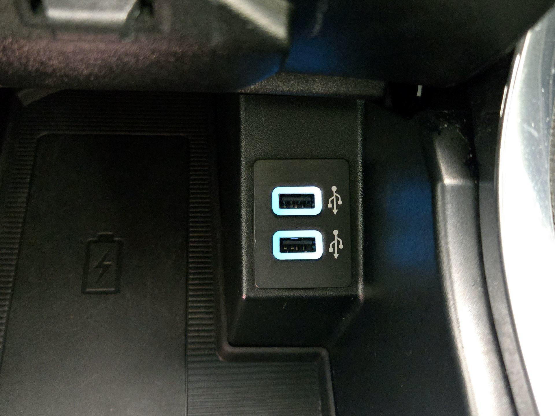 Thumbnail: 2019 Ford Edge - 19