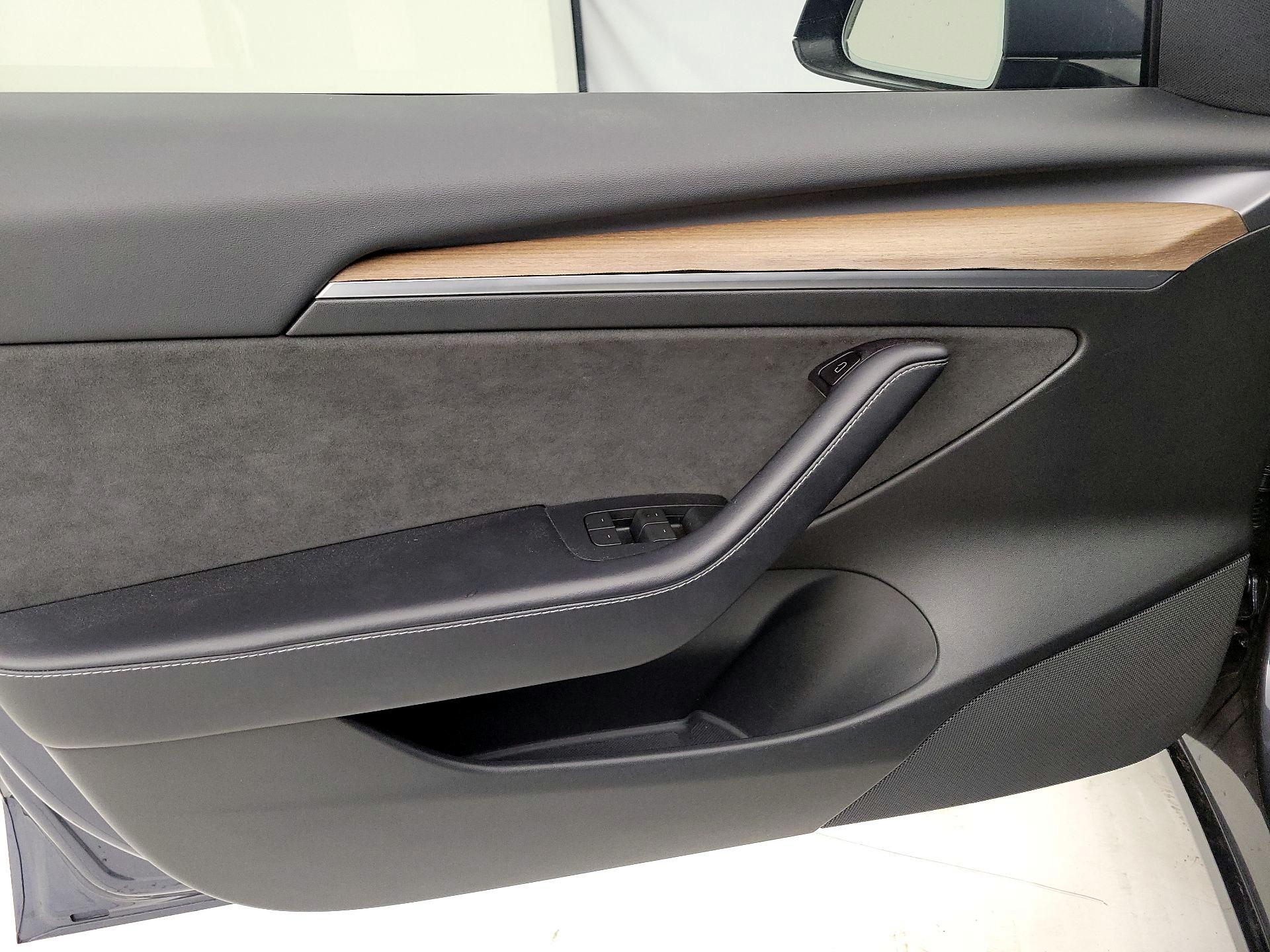 Thumbnail: 2022 Tesla Model 3 - 12