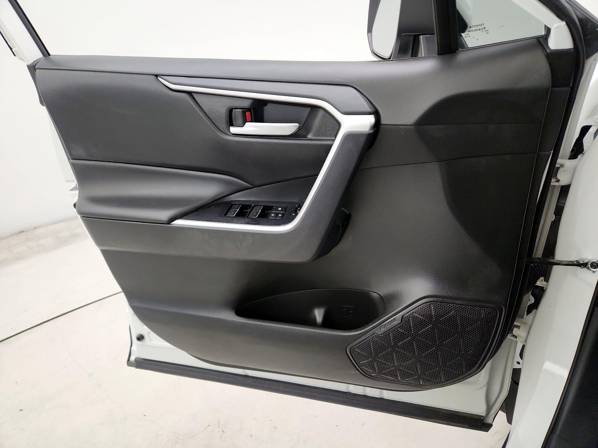 Thumbnail: 2024 Toyota RAV4 - 12