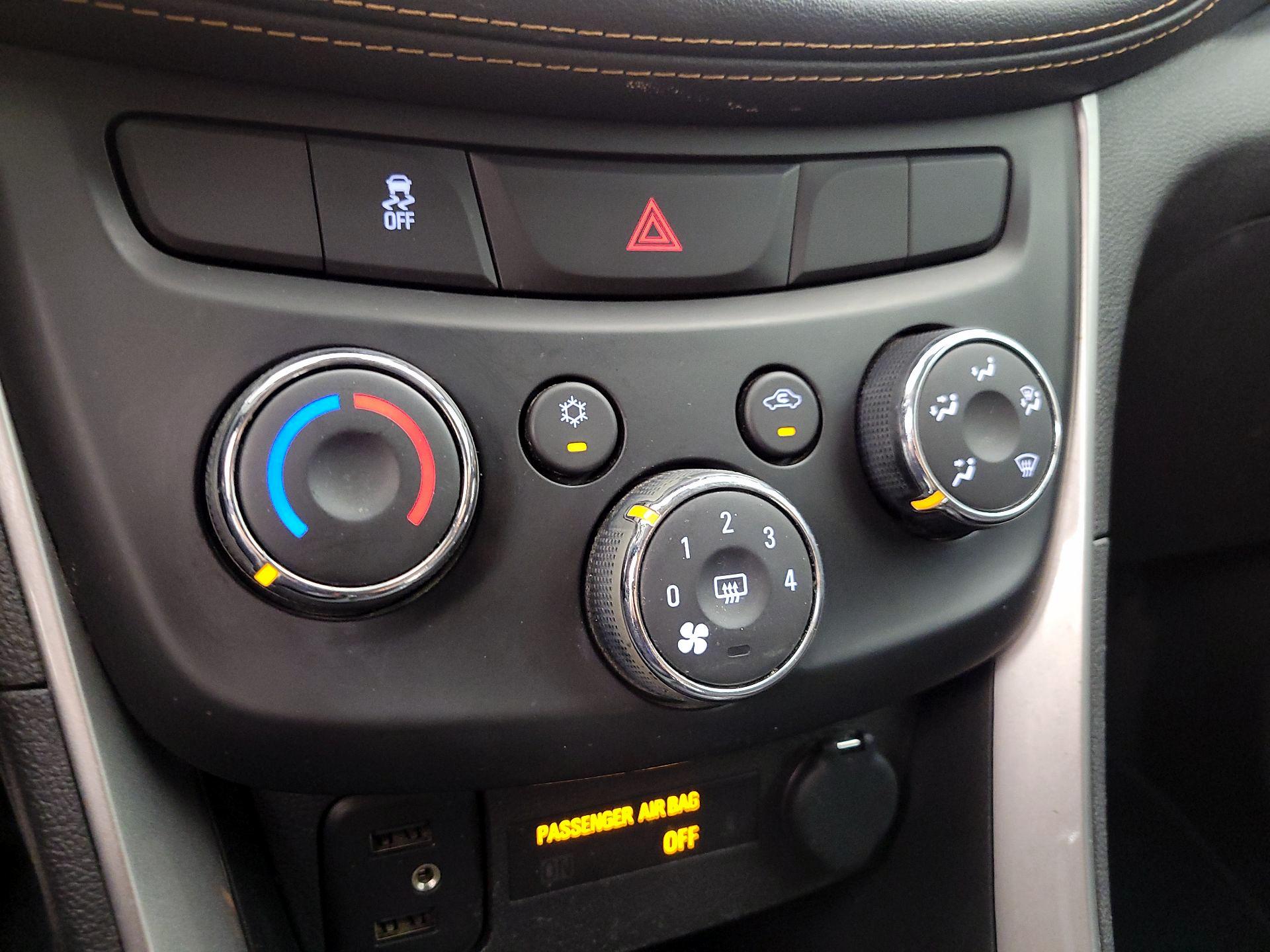 Thumbnail: 2021 Chevrolet Trax - 16