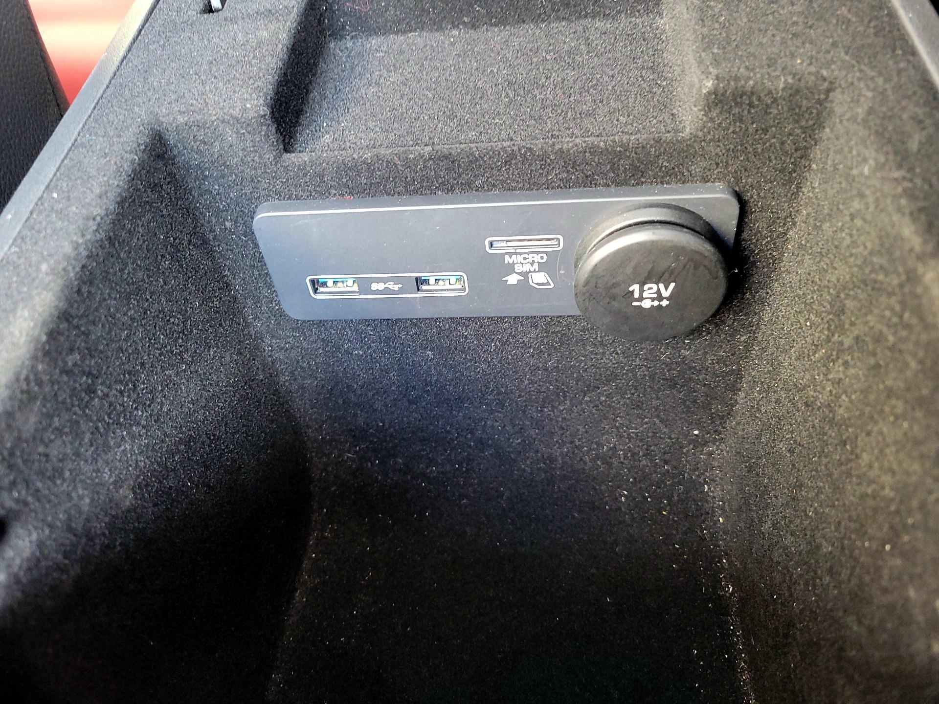 Thumbnail: 2020 Jaguar F-Pace - 16