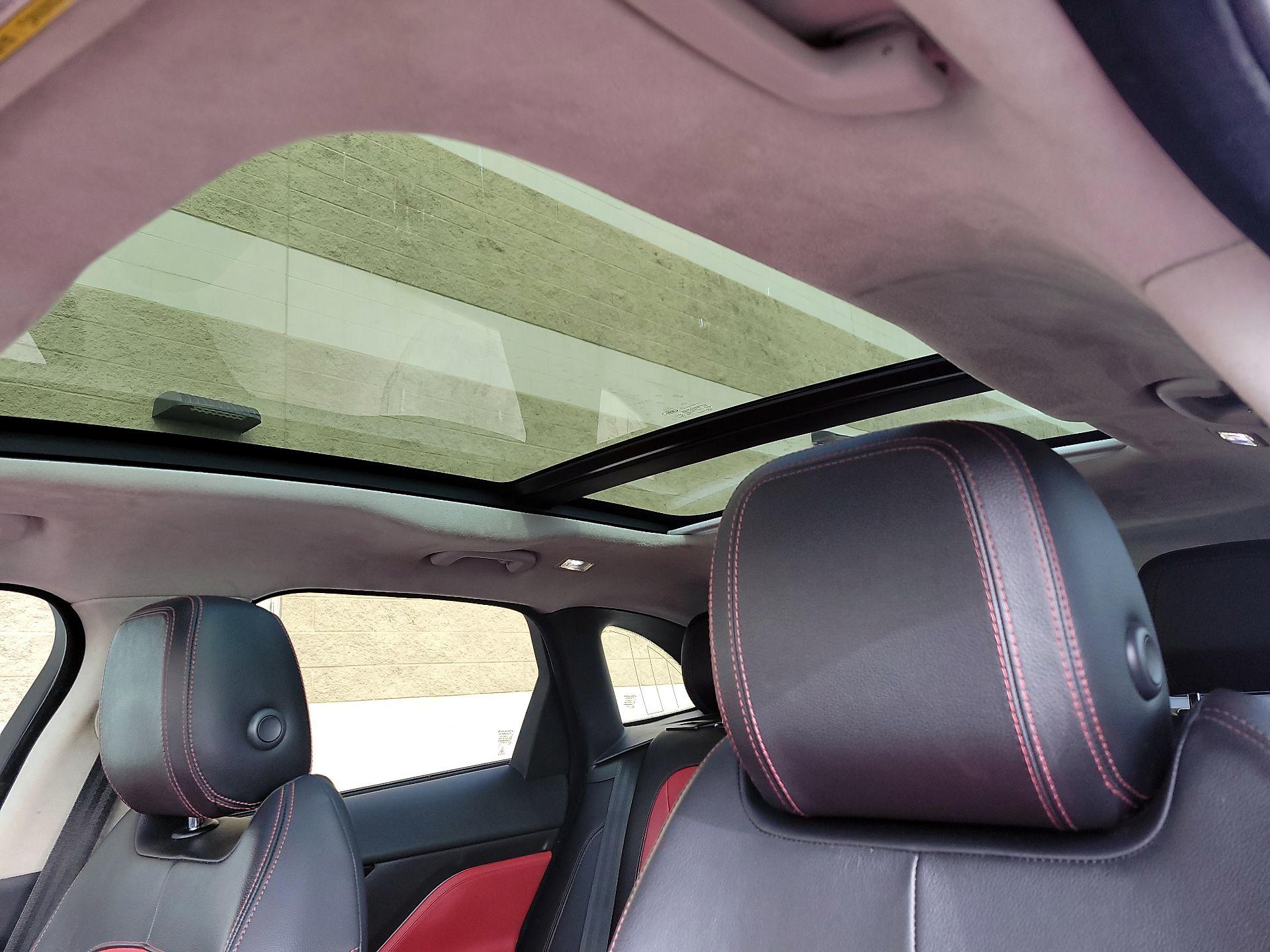 Thumbnail: 2020 Jaguar F-Pace - 17