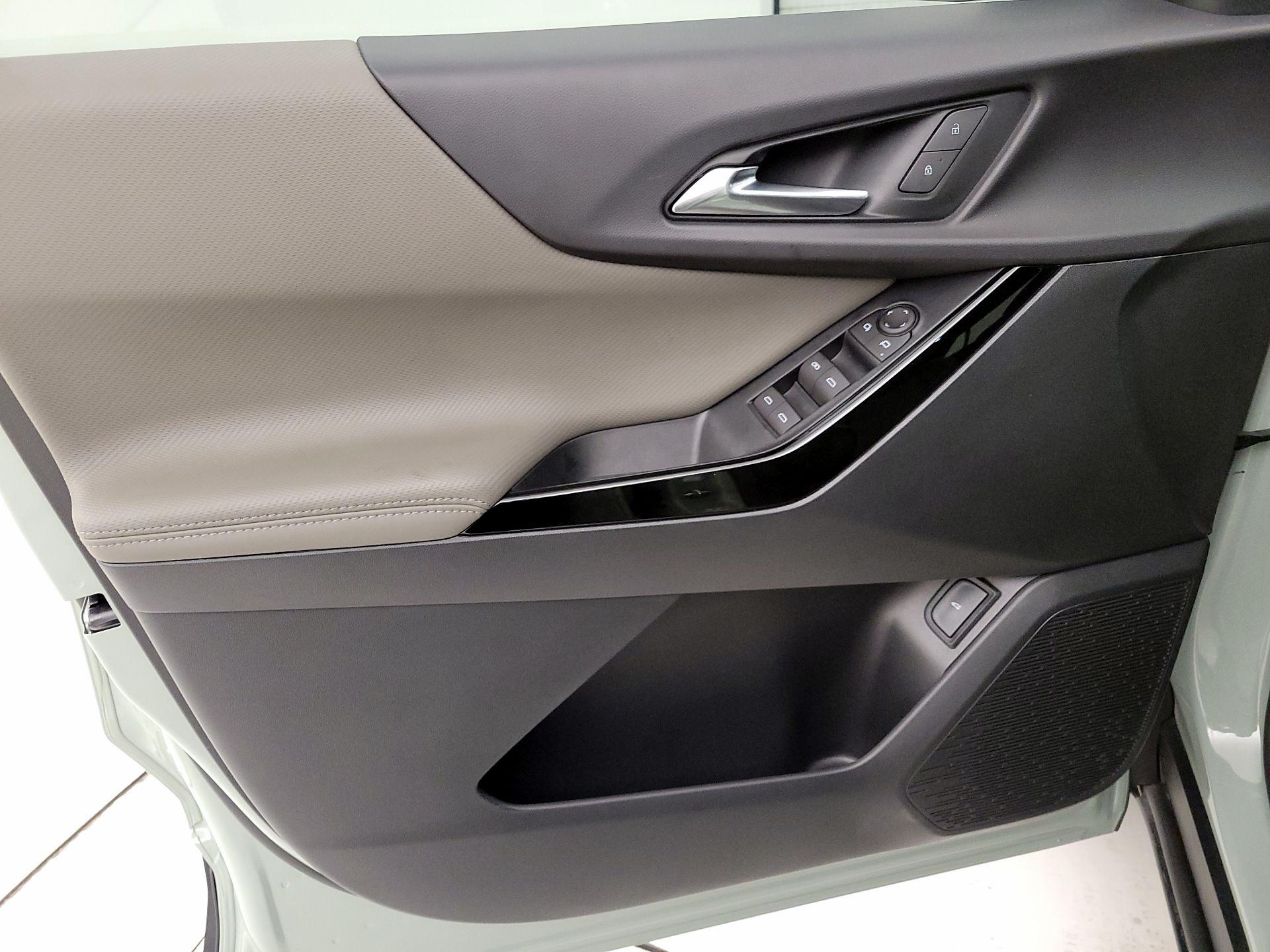 Thumbnail: 2026 Chevrolet Equinox - 12